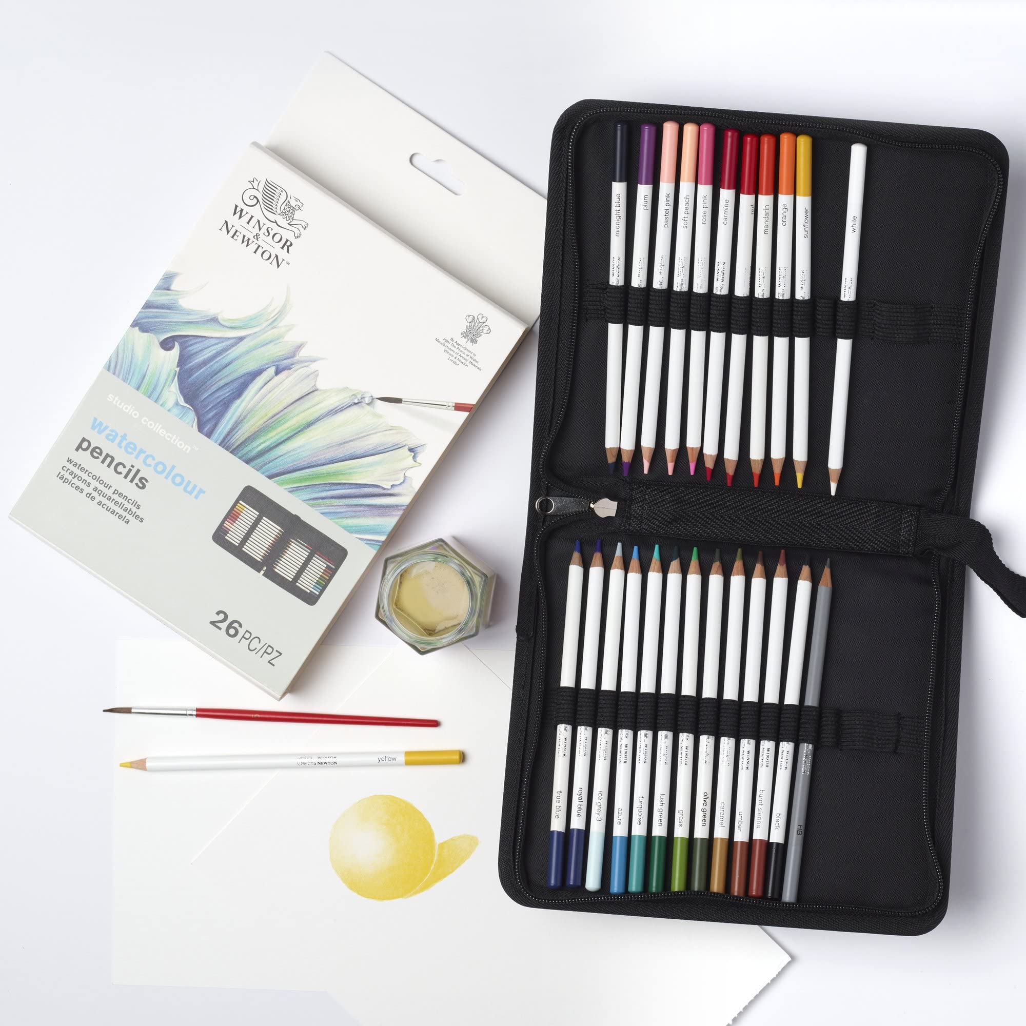 Winsor & Newton 2090005 26-teiliges Geschenkset zum Skizzieren, Illustieren, Zeichnen für Künstler mit 24 Aquarellstiften 1 Skizzenstift in HB und 1 Pinsel