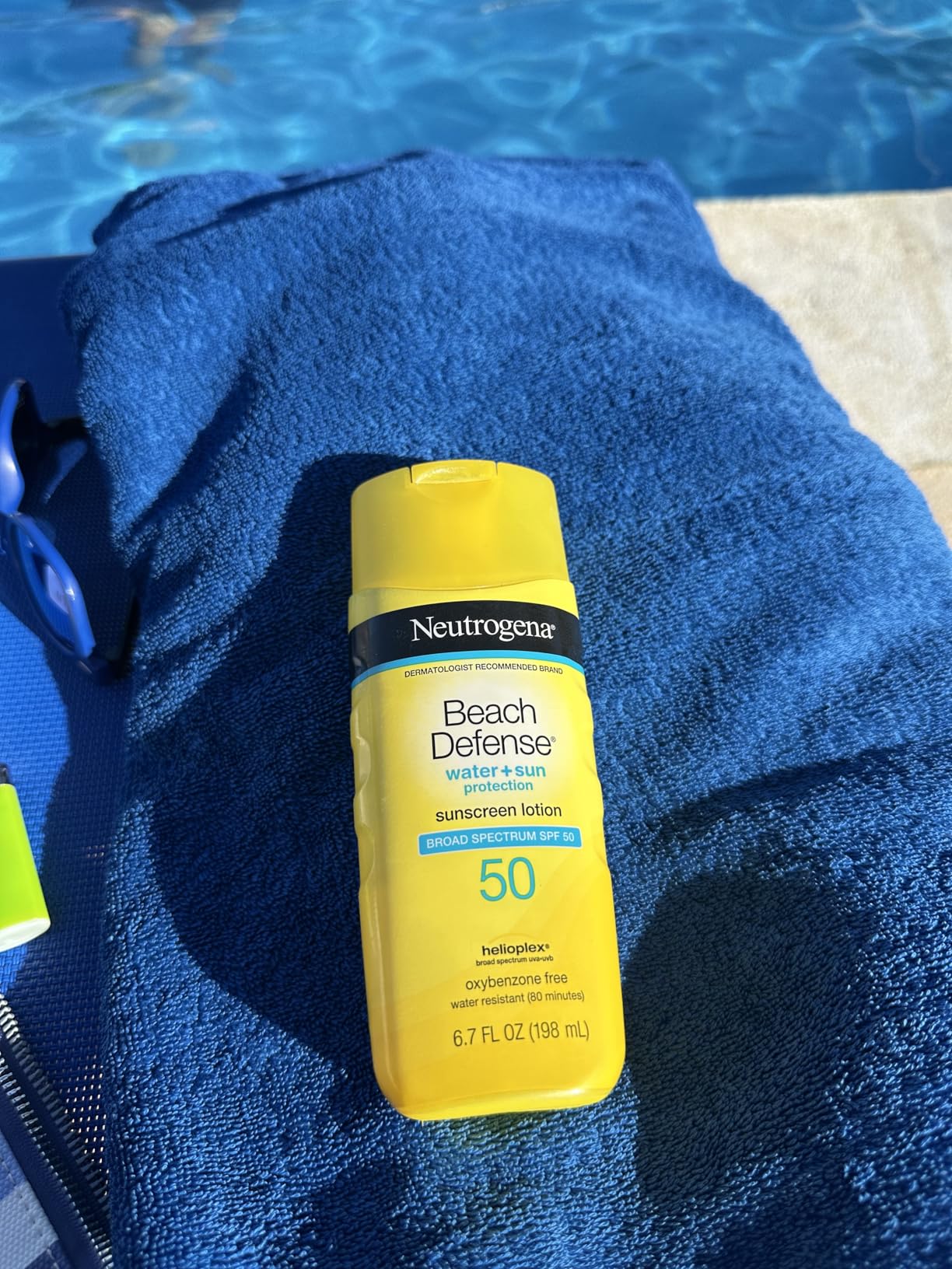 Kenvue Neutrogena Sunscreen Lotion Beach Defense SPF 50, Face and Body Sunscreen, Hawaii Reef Act 104 Compliant, Octinoxate & Oxybenzone Free, Oil Free, Fast Absorbing Sun Care, 6.7 fl oz