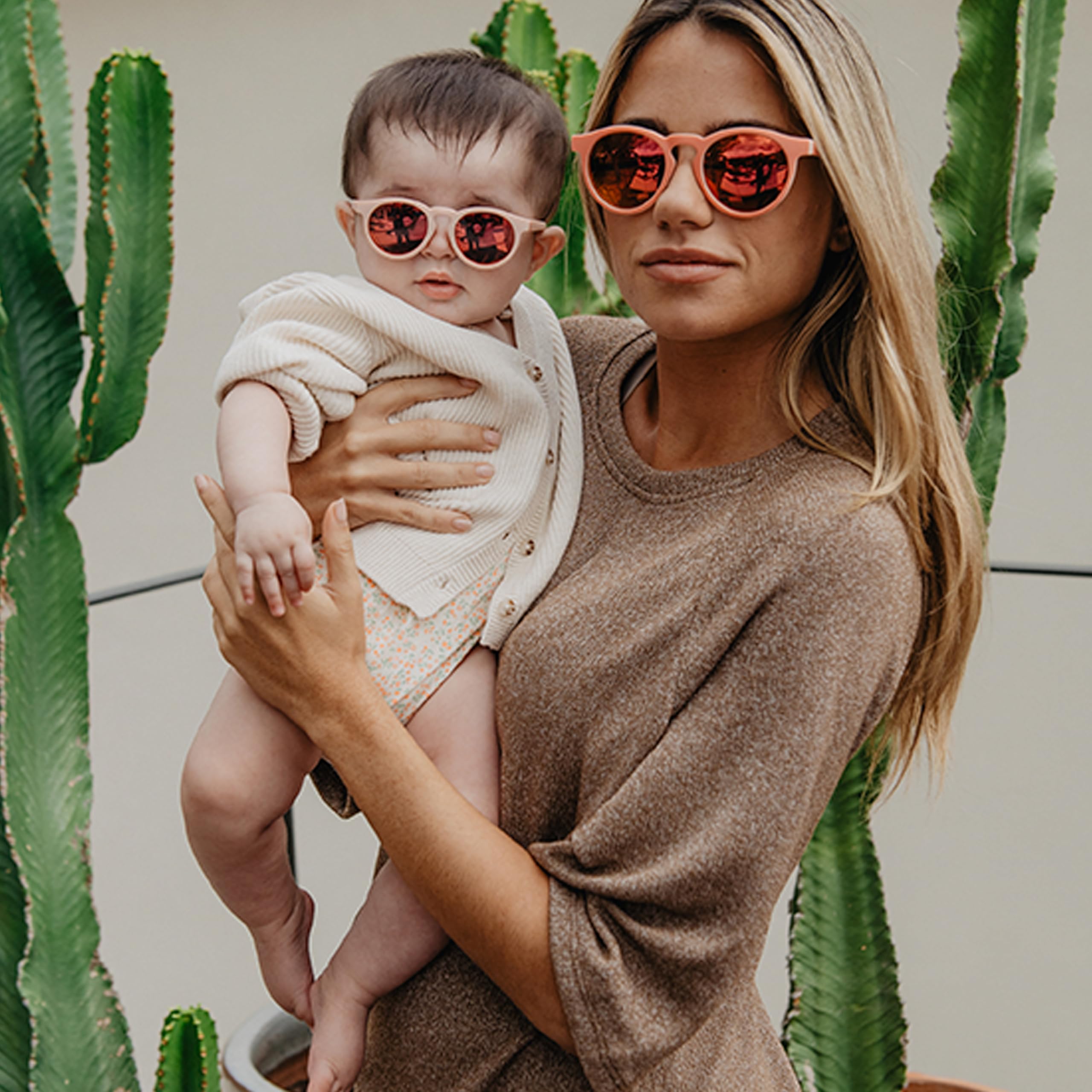 Suavinex, Gafas de Sol para Bebés de 12 a 24 Meses, Polarizadas, con Filtro UV400, Cat. 3, 100% Protección Rayos UVA y UVB, Funda Incluida, Muy Flexibles y Ligeras, Cuadradas, Modelo 2026