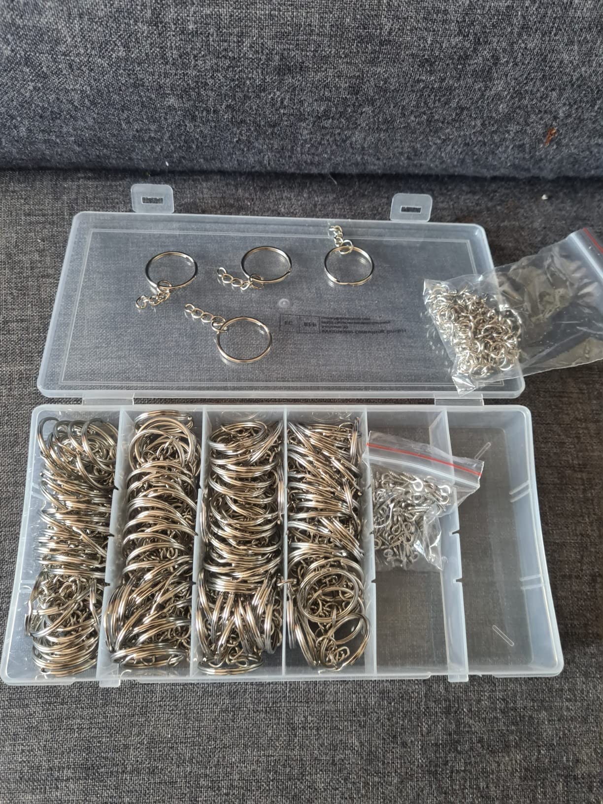 Kit Fabrication Bijoux WZYTEU - 150 Anneaux Porte-clé + Chainettes + Anneaux Saut + Vis œil - Avec Boîte Rangement