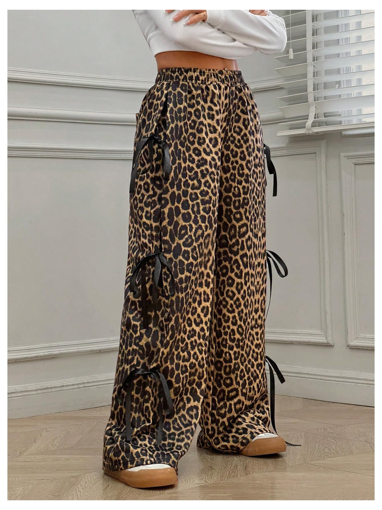 Verdusa Women's Baggy Sweatpants Elastic Waist Casual Bow Wide Leg Pants with Pocket Y2K Going Out Travel Pants