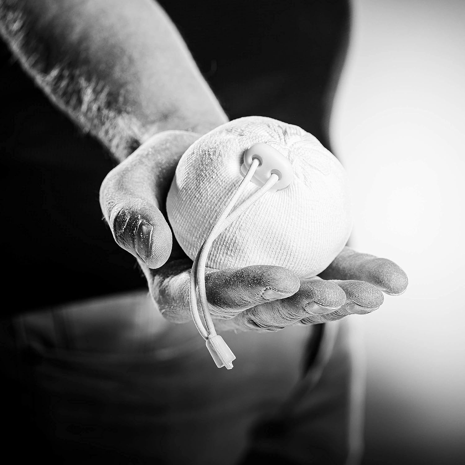 VERTICAL FELLOWS Chalk Ball 65 g Refillable Ideal Chalk & Magnesia