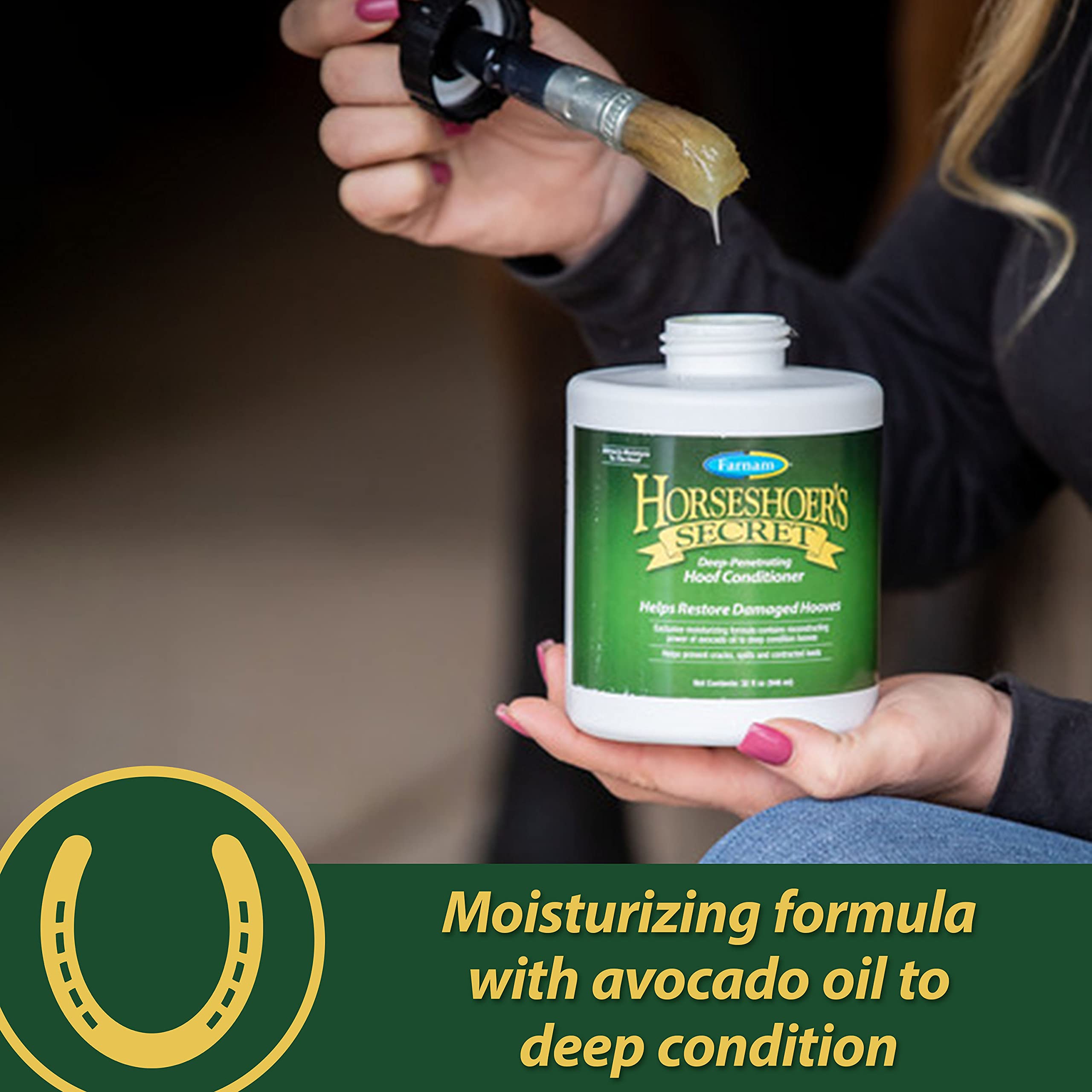 Buy Farnam Horseshoer's Secret Hoof Oil for Horses, Conditions Dry Hooves and
