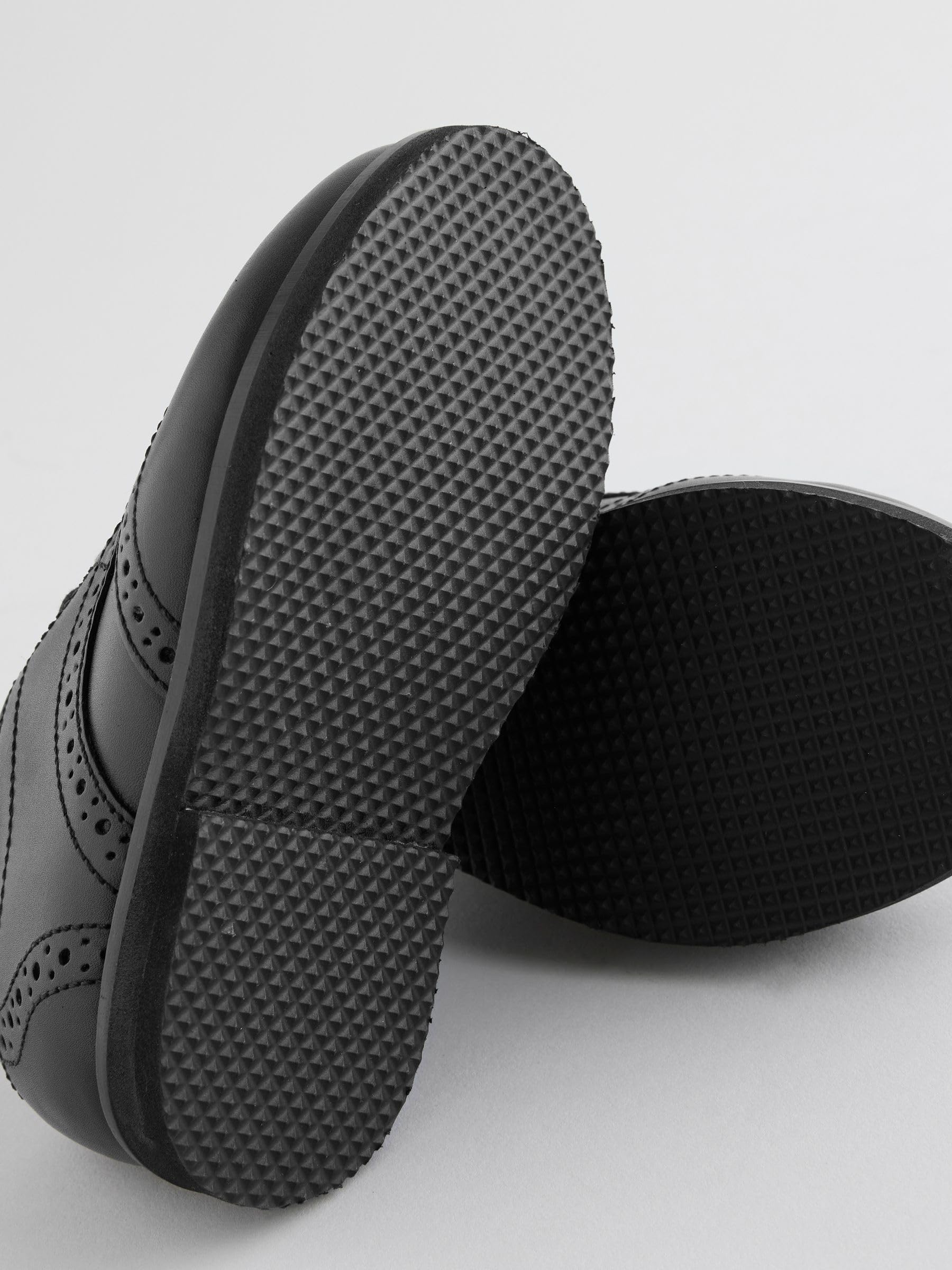 NEXT Jungen Standard Passform (F) Edle Budapester aus Leder