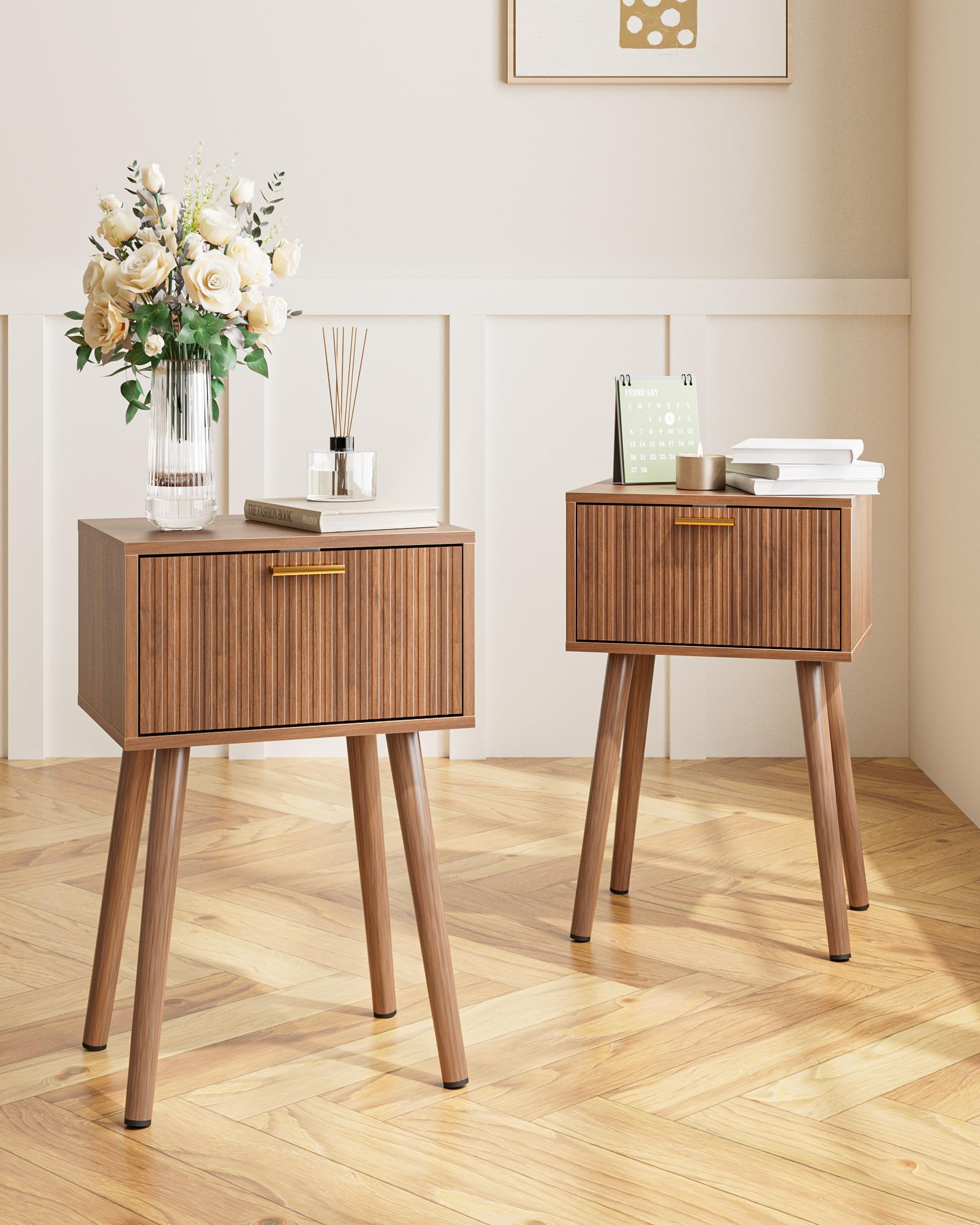 ASACESCU Night Stand Set 2, Walnut Nightstand with Fluted Doors, Small Modern Mid-Century Bedside Table for Bedroom, End Table for Living Room