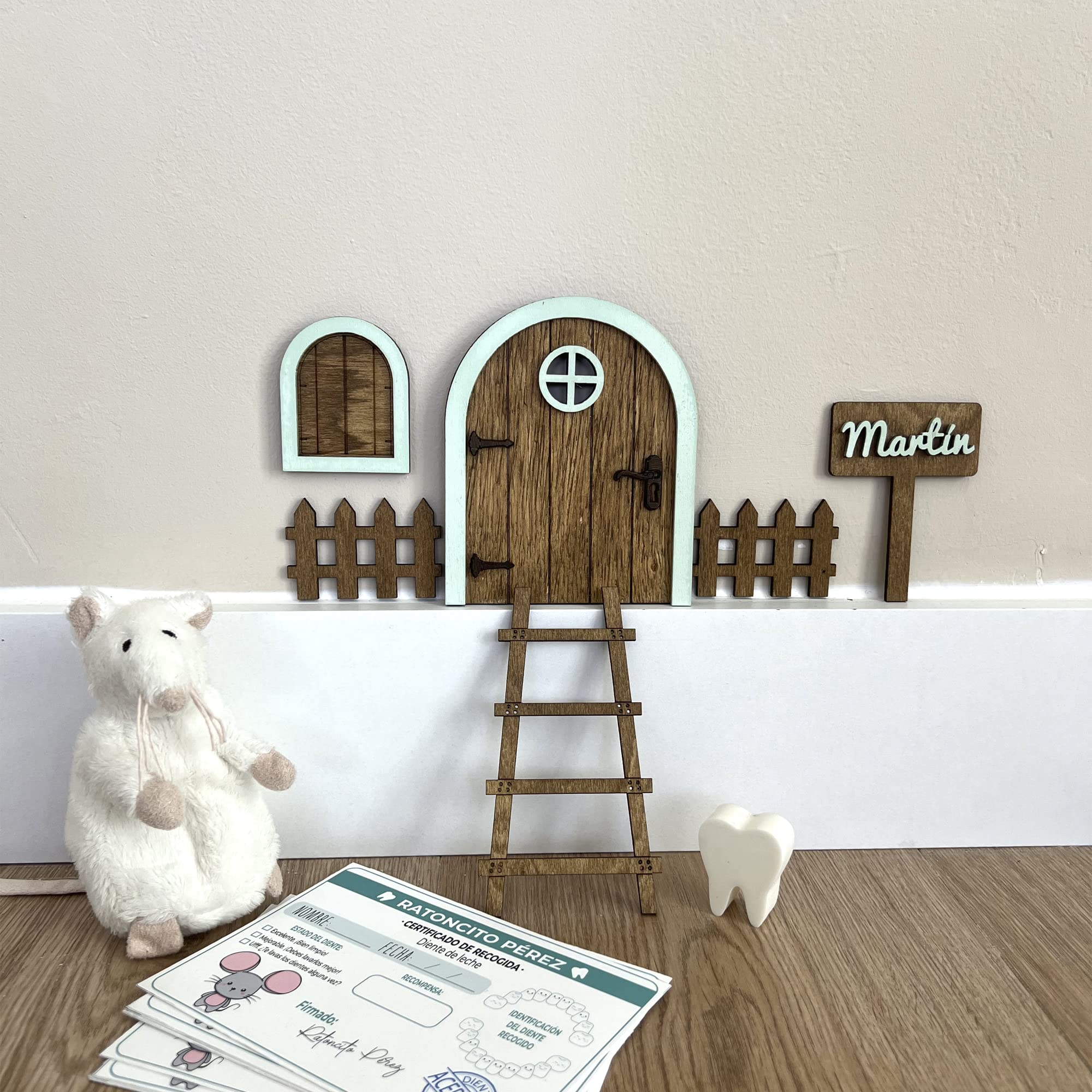 [ Pine & Kids ] Puerta de Ratoncito Pérez Personalizada de Madera a Color