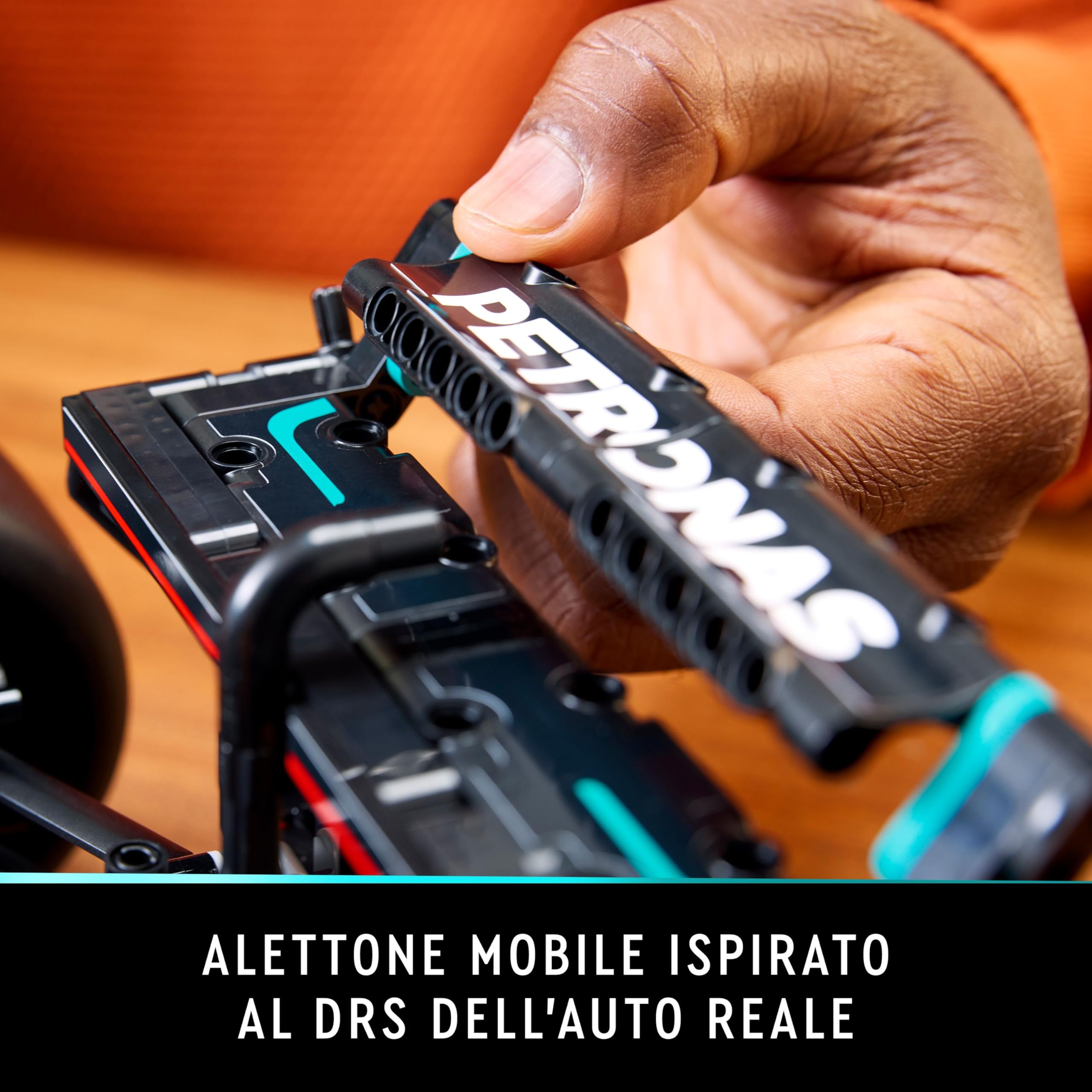 LEGO Technic Mercedes-AMG F1 W14 E Performance, Modellino da Costruire di Auto da Corsa per Adulti, Macchina in Scala 1:8, Kit Modellismo Supercar, Idea Regalo per Lui, Lei, Marito o Moglie 42171