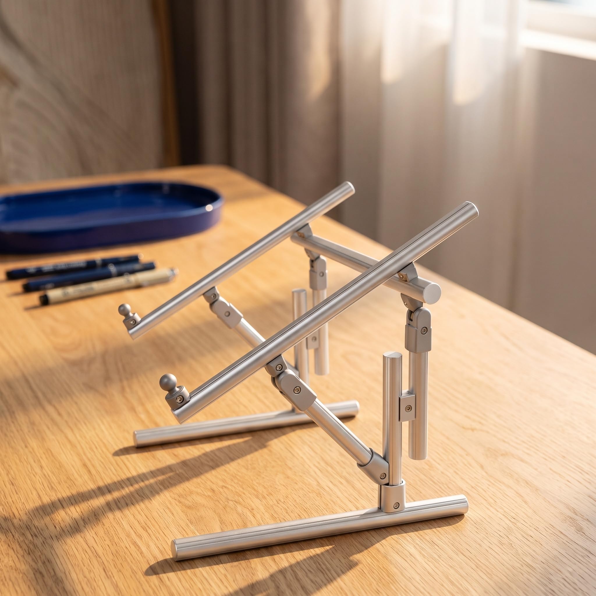 Regulowany aluminiowy stojak 2 w 1, wielofunkcyjny uchwyt do haftu krzyżykowego i przenośny stojak na laptopa, stojak bez użycia rąk na blat, łóżko, kanapę, do robótek ręcznych, pikowania i pracy na