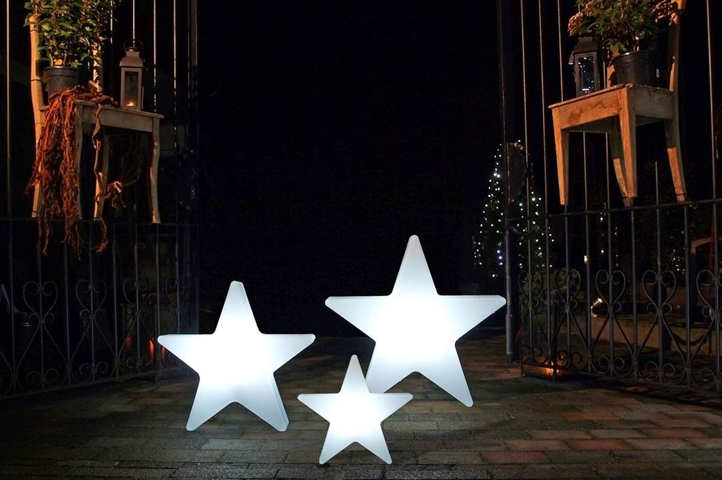 8 seasons design Solar Weihnachtsstern 40cm Shining Star (Wei), warmweies  Licht, Dmmerungssensor  wetterfest  LED Stern fr auen (Garten,  Terrasse, Balkon)  winterfest  Weihnachtsbeleuchtung : Amazon.de:  Spielzeug