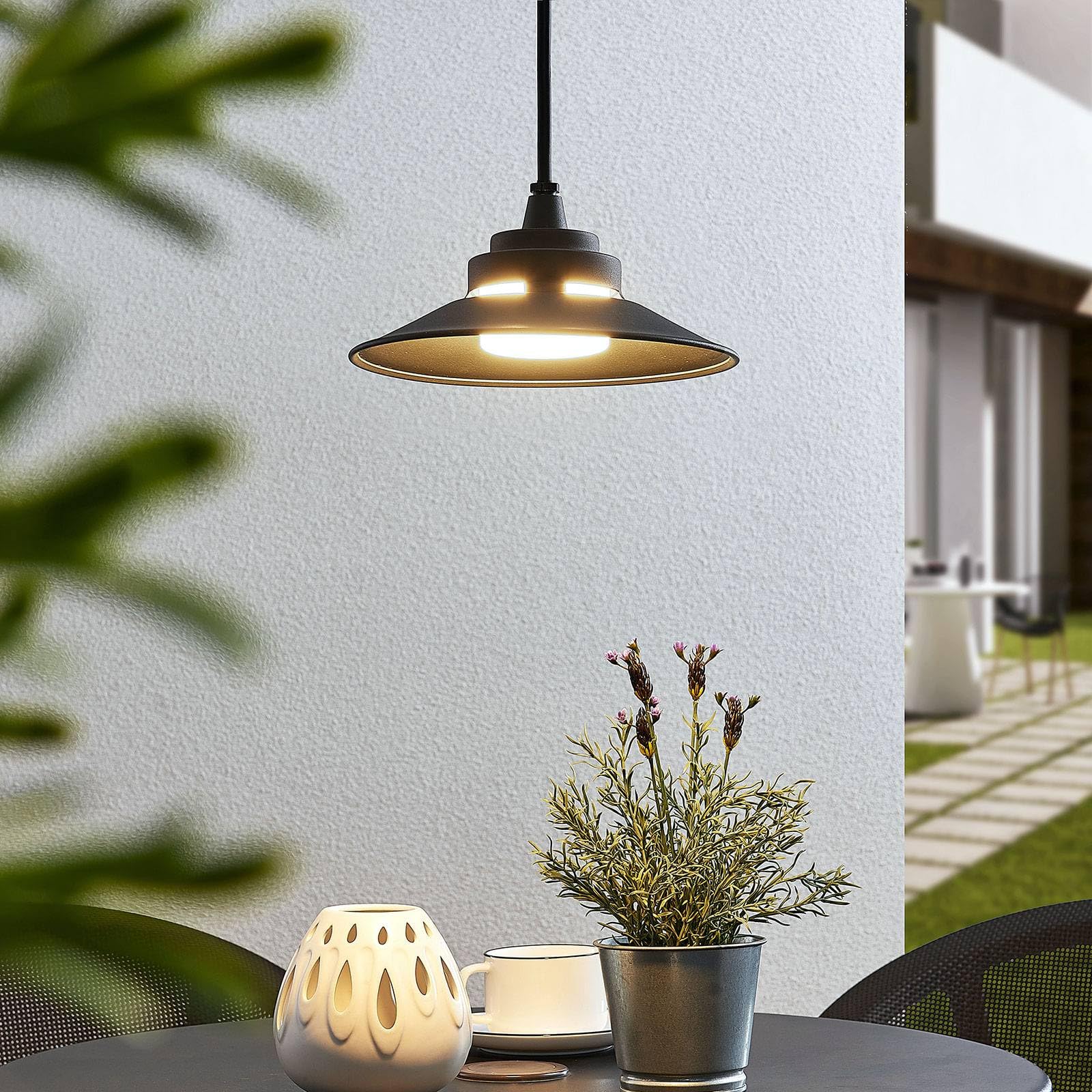 Lindby LED Lámpara para exterior Cassia (Moderno) en Negro hecho de Aluminio (1 llama, lámpara colgante