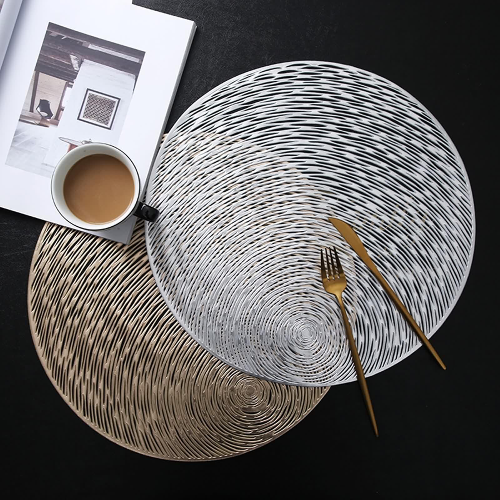 Set de Table Automne PVC, sous Assiette Argent Lot de 8 Motif de Ciel Étoilé Circulaire Creux Dessous de Table 38cm