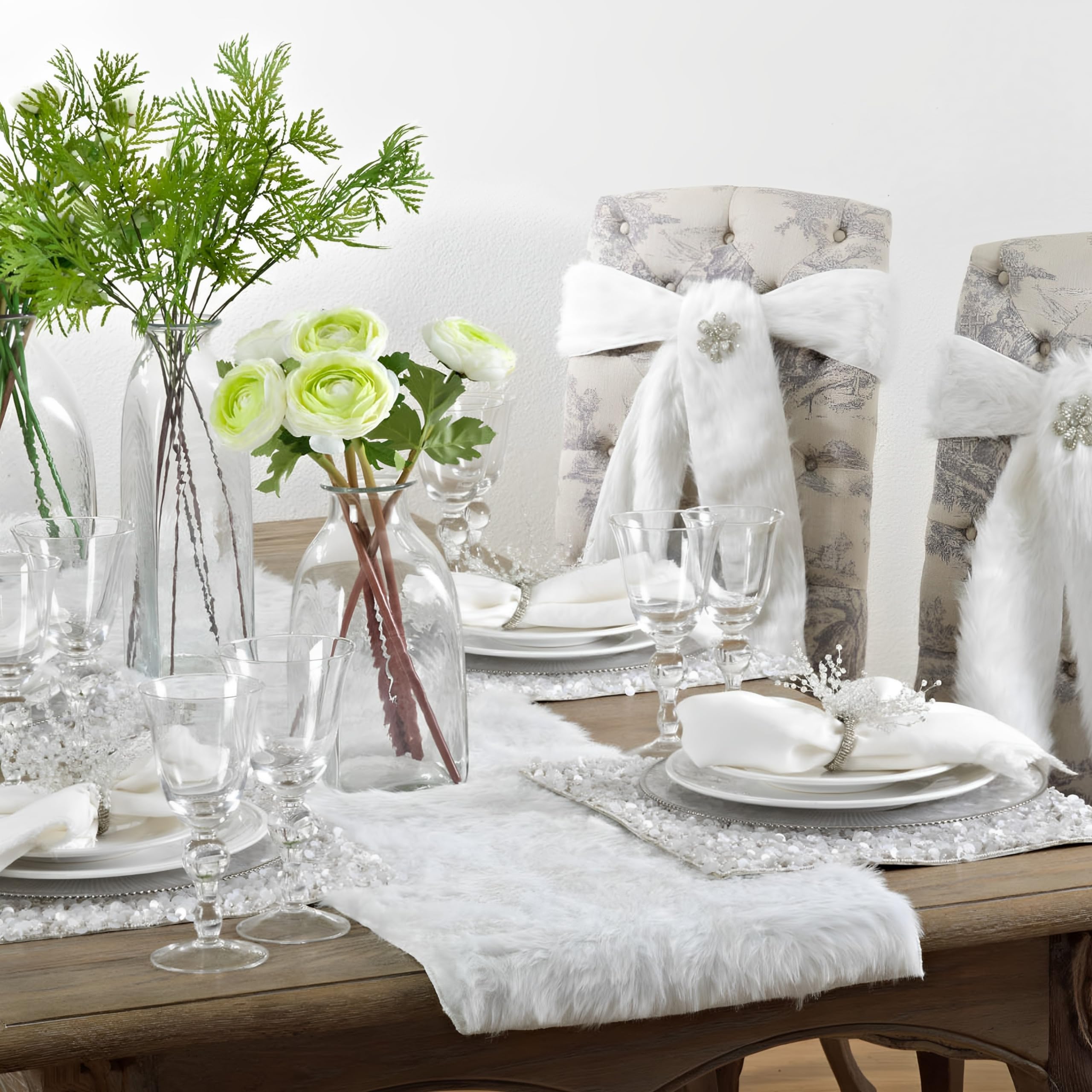 Saro Lifestyle Chemin de table en fausse fourrure, 38,1 x 274,3 cm, Blanc