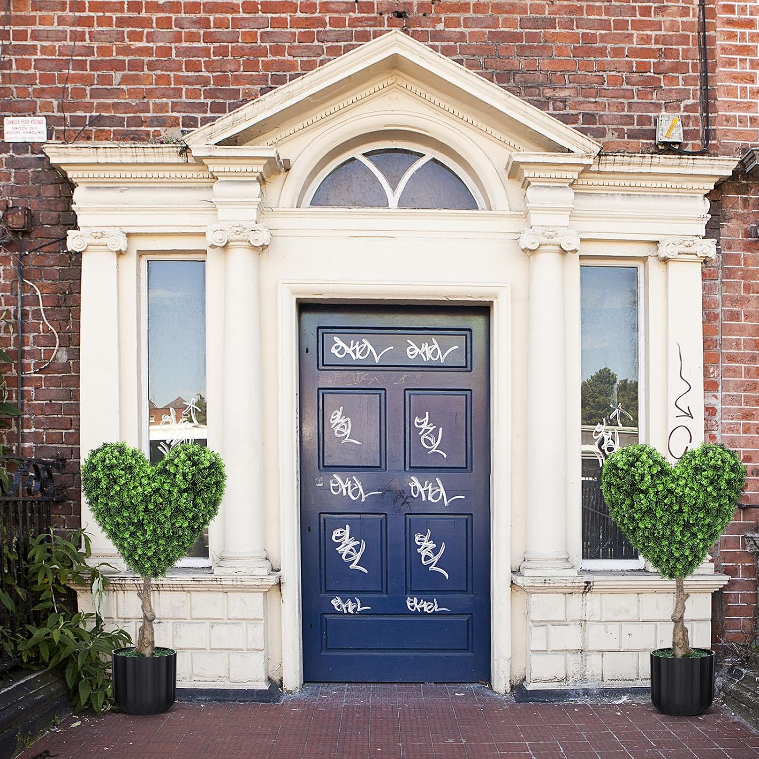 2 Sets 23.62 Inches Artificial Heart Boxwood Topiary Outdoor, Valentine's Day Heart Shaped Topiary Trees, Faux Boxwood Outdoor Valentines Decoration with Planter Pots for Home Porch Decor