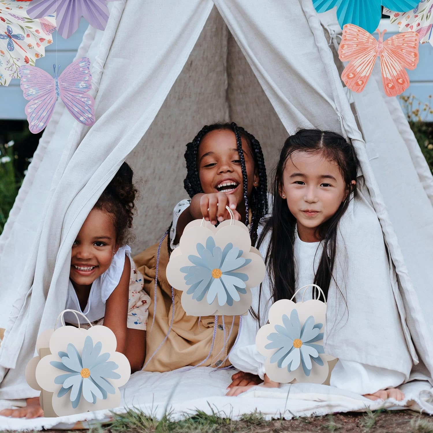 Cheerland Daisy Gift Bags Flower Party Favor Bag Blue Floral Treat Goodie for Woodland Baby Shower Girls Birthday Wedding Gender Reveal Tea Party Decorations Spring Supplies 8pcs - Image 3