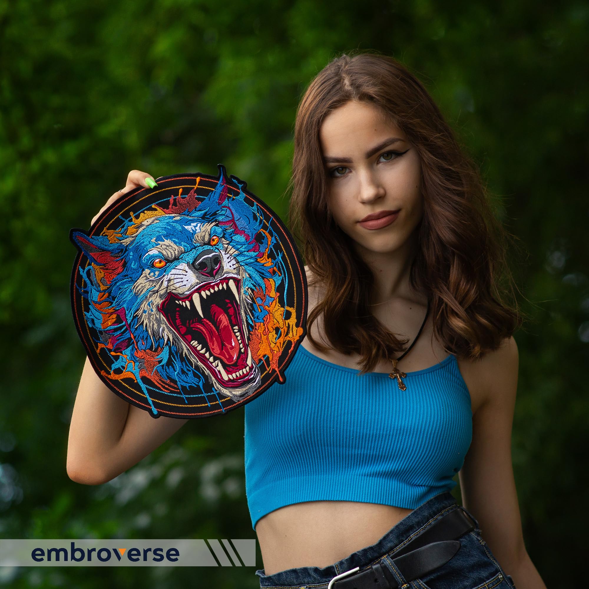 EMBROVERSE Parche bordado de lobo azul feroz, gran aplique de animal termoadhesivo, parche para la espalda de chaqueta de motocicleta, 14.8 x 15 pulgadas