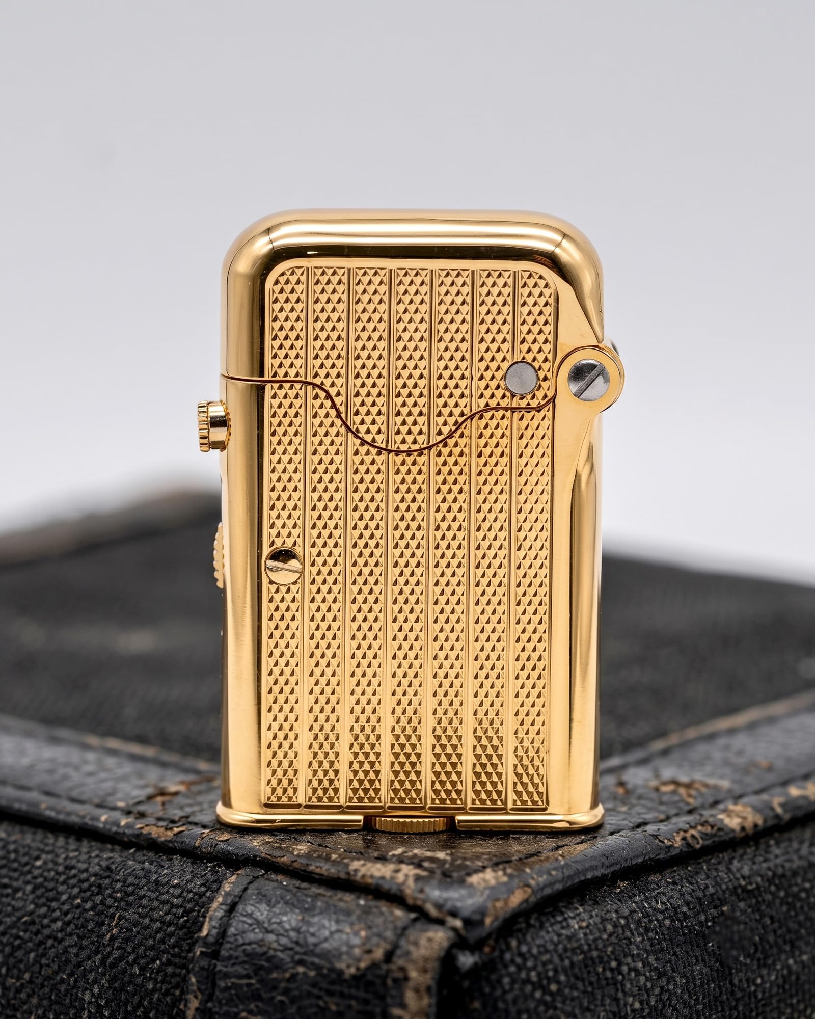 THORENS Gen 7 - Single Claw - TELEFLAM - Fluted Gold Mechero de Queroseno | Latón, llama suave automática, brazo telescópico para cazoleta de pipa, bloqueo seguro, caja regalo, regalo hombre