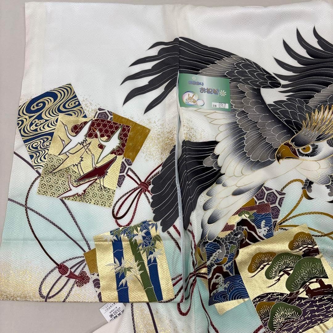新品正絹産着祝着白地京友禅豪華刺繍、本金彩、特選大鷹と大将兜祝色紙 「即決価格」 正絹産着祝着白地京友禅豪華刺繍、本金彩、特選大鷹と大将兜祝