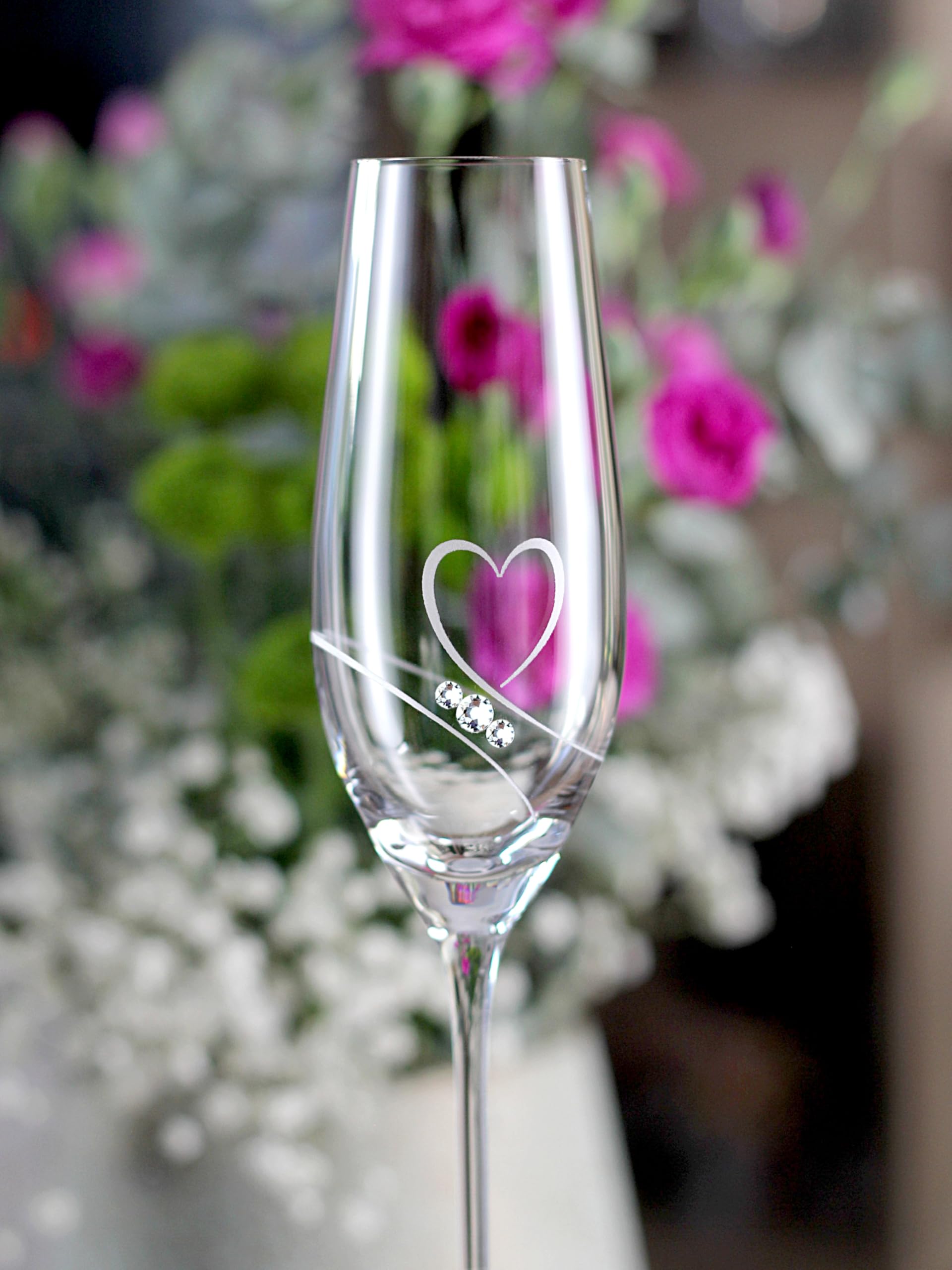Essence of Love Lot de 2 flûtes à champagne modernes, élégantes, sans plomb, avec cœur gravé et détails en cristal de qualité supérieure, fabriqués à la main en UE, 210 ml