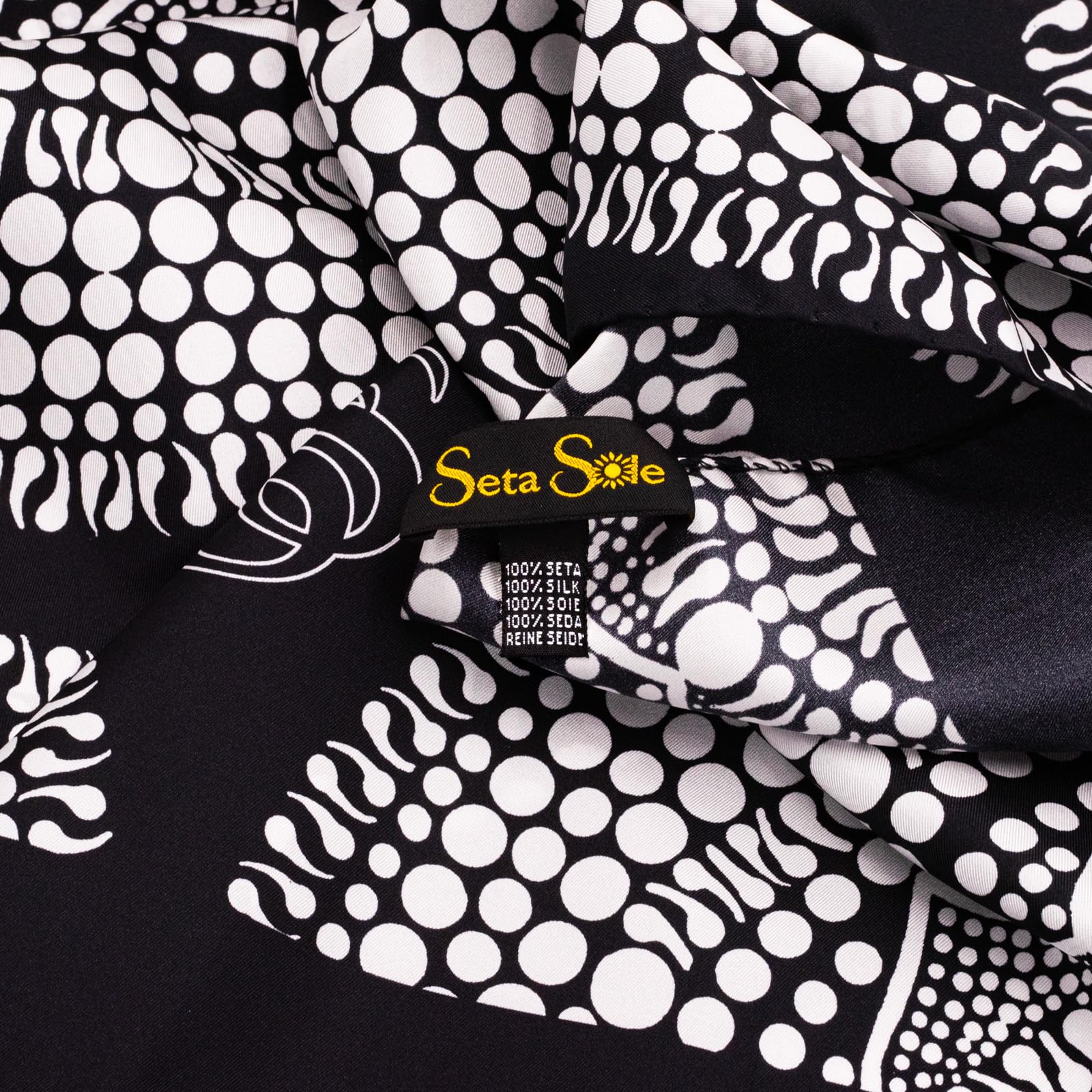 Écharpe en 100 % soie fabriquée en Italie 45 x 160 cm – Mandala conçu à la main – Foulard élégant femme, accessoire mode artisanal lac de Côme