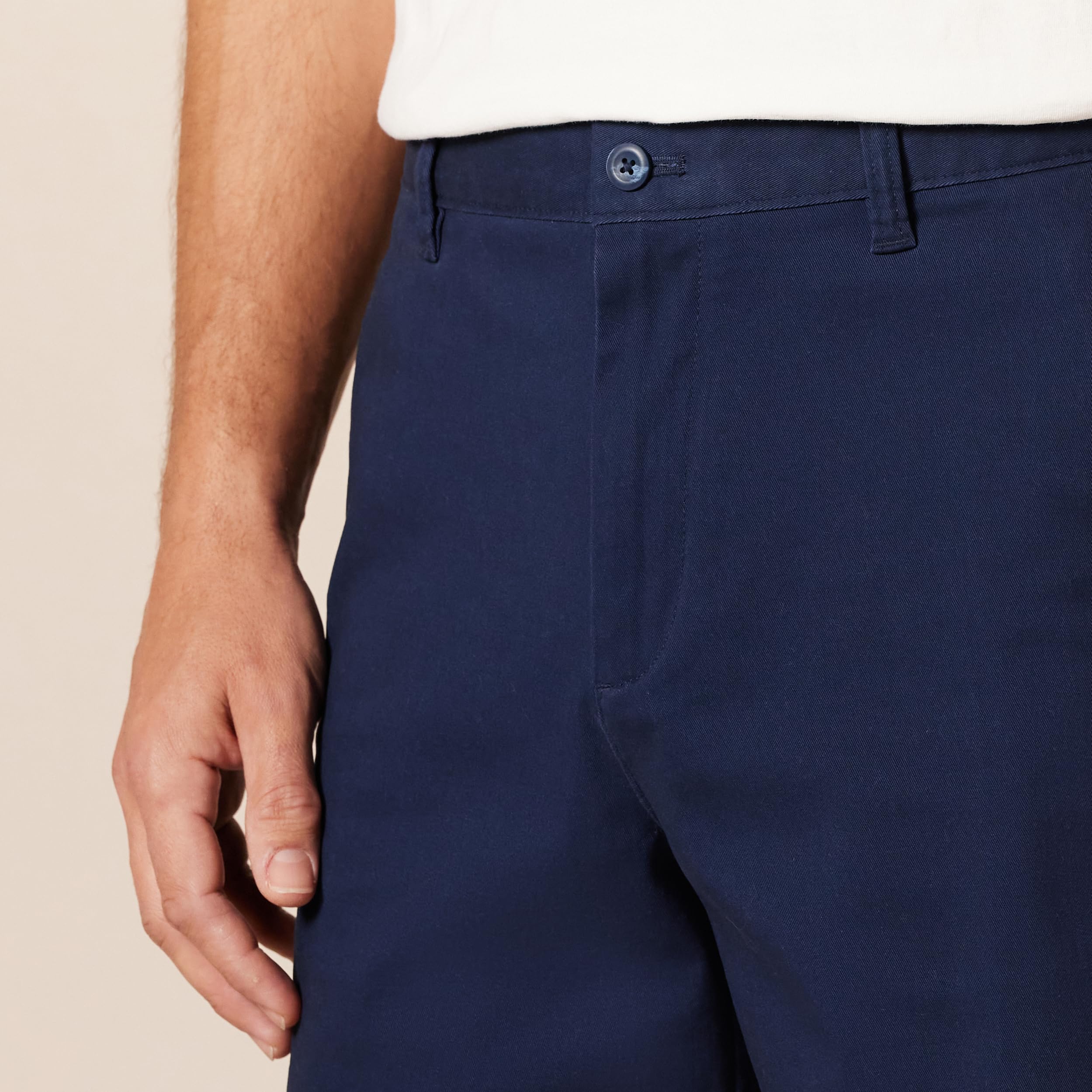Amazon Essentials Uomo Pantaloncini Chino Elasticizzati Comodi vestibilità Classica 18cm