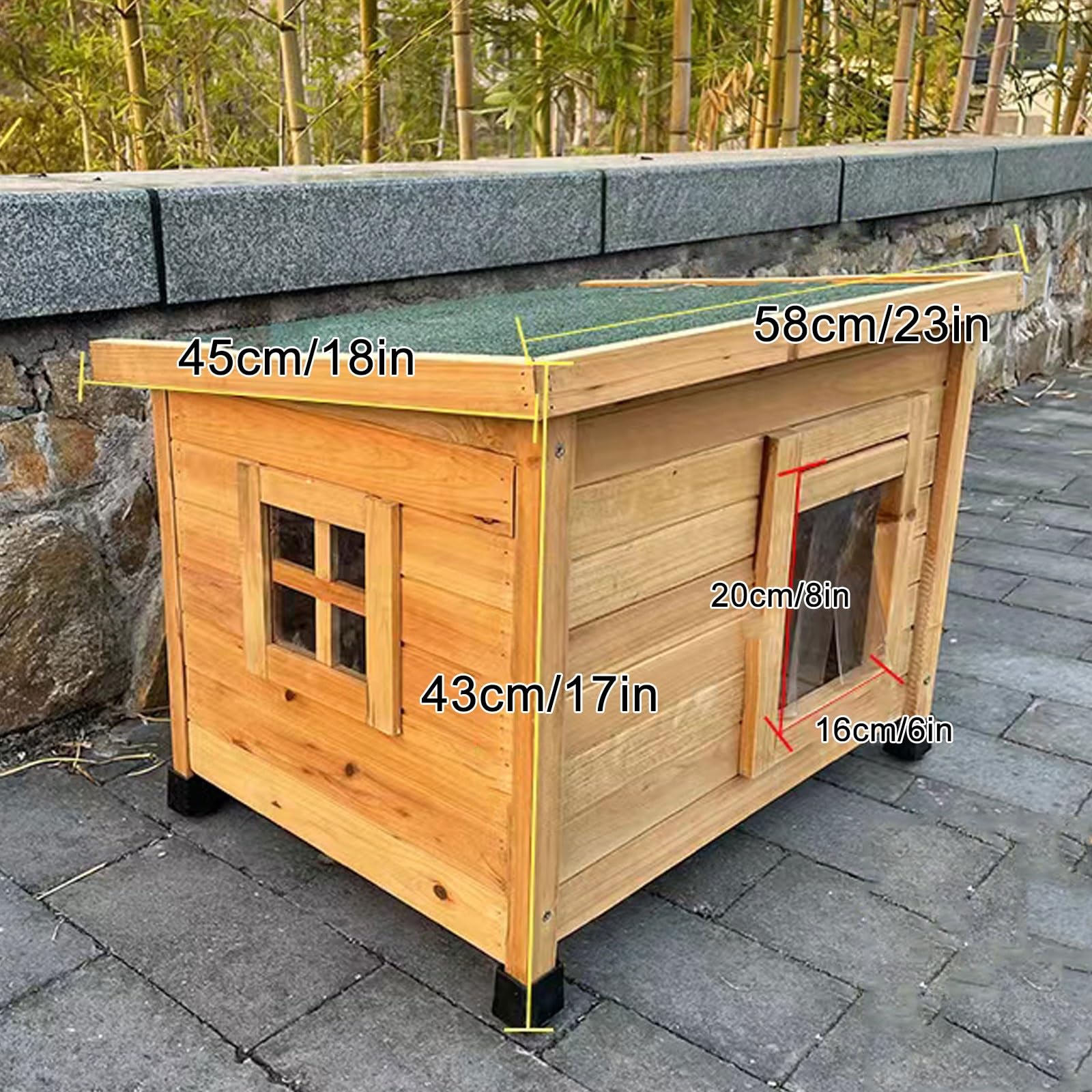 Amazon | 屋外用犬小屋 雨や雪に耐える防水傾斜屋根 通気口と高床を