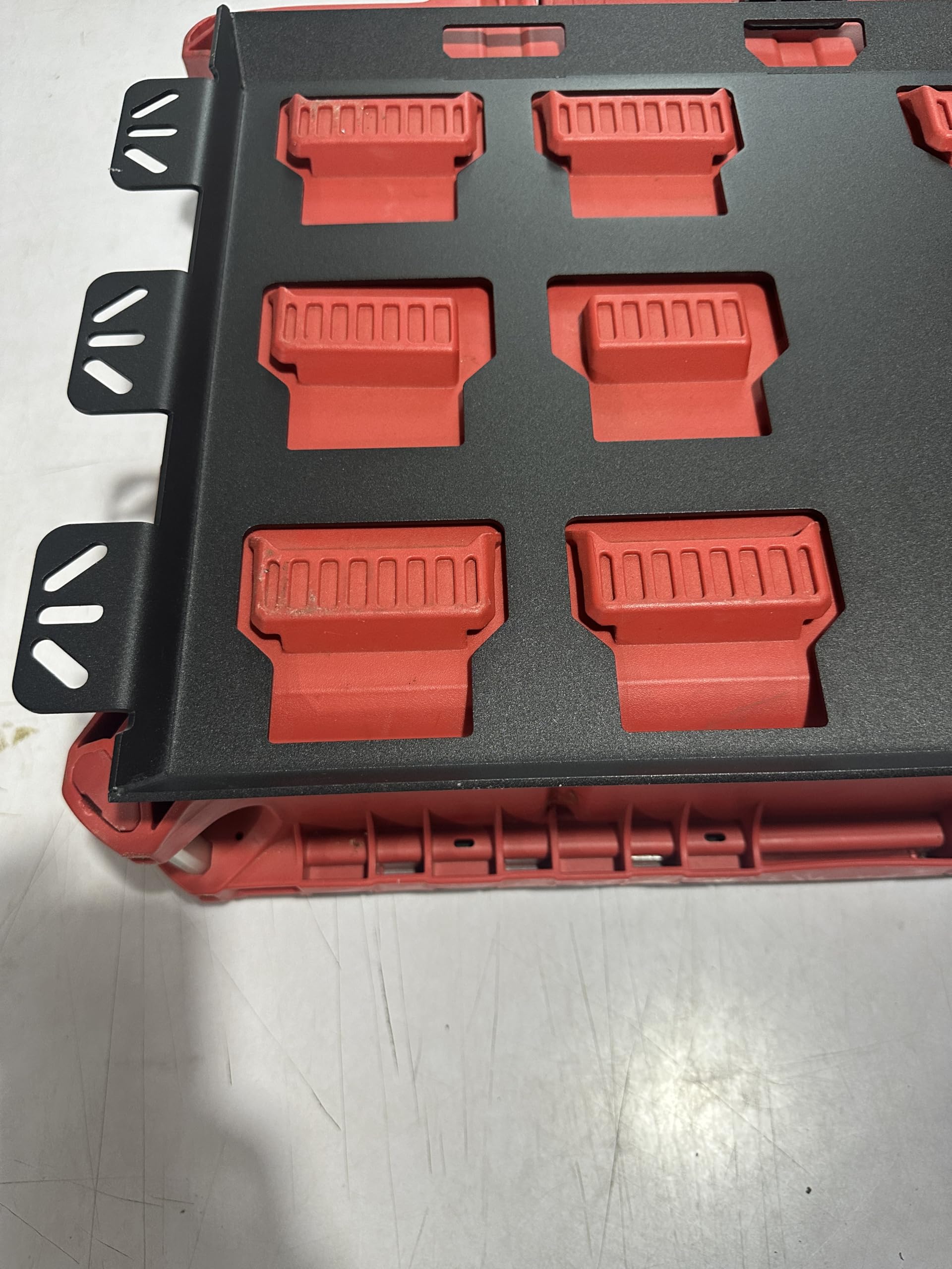 NyVoozy Milwaukee Packout Wandhalterung Packout Montageplatte, Metallbasis für Milwaukee Werkzeugkästen, Milwaukee Montageplatte Wand- oder Bodenhalterung (2 schwarz)