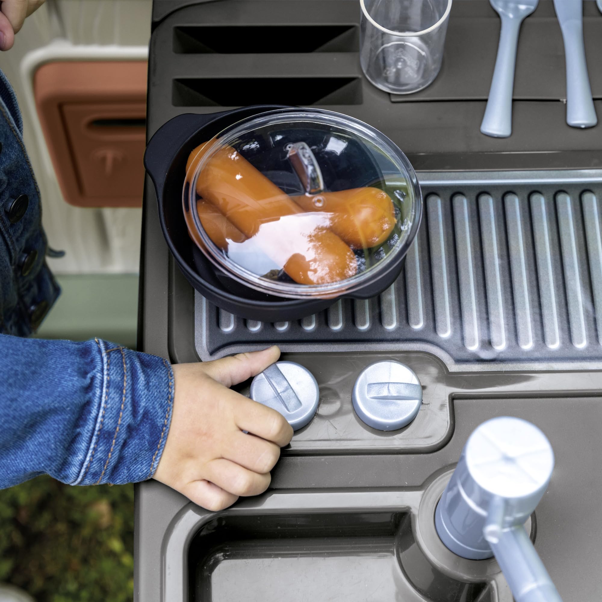 Smoby Life - Cocina de Verano - Compatible con Varias Casas - Parrilla, Fregadero con Grifo - Material Reciclado - A Partir de 2 años - Fabricado en Francia