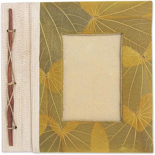 NOVICA Álbum de fotos artesanal hecho a mano de fibra natural, diseño de hojas de Bali, papel amarillo multicolor, accesorios de decoración de