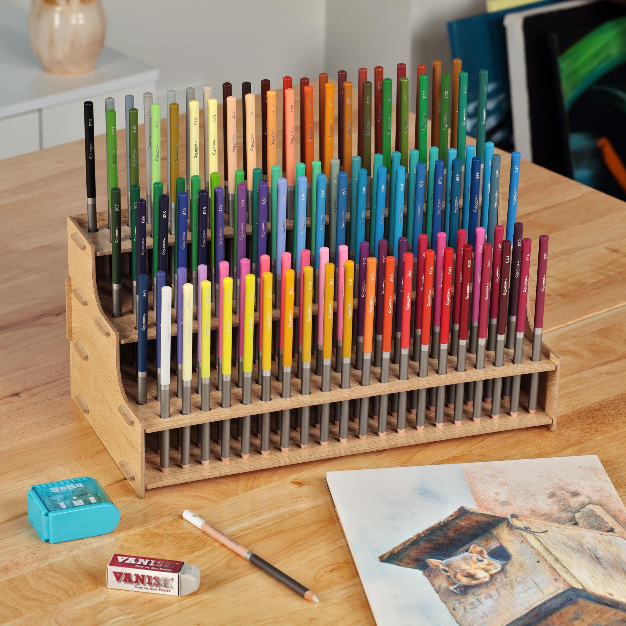 HG Art Concepts Mezzo Artist Studio Buntstiftehalter – Schreibtisch-Farbstift-Organizer, einfache Montage, aufrechtes Aufbewahrungsregal für 120 Bleistifte, 0,95 cm Durchmesser Löcher mit Punktablage