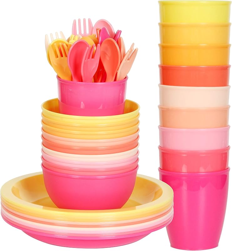 Youngever Juego de vajilla de plástico para niños de 54 piezas, 9 en 9 colores melocotón, apto para niños pequeños, apto para microondas, apto para lavavajillas, duradero y reutilizable