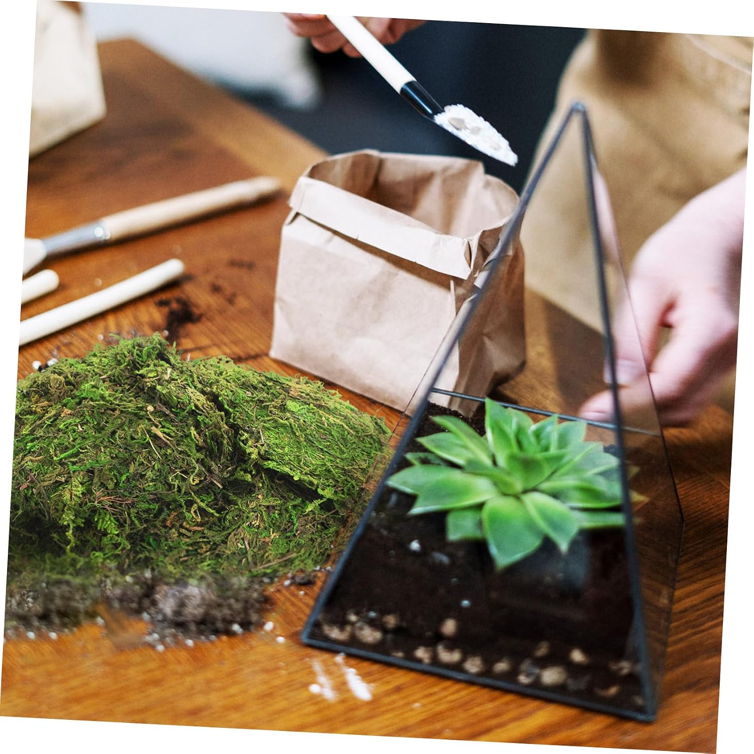Unomor Artificial Moss for Indoor Decoration Green Stained Faux Moss for Crafts and Potted Plants Versatile Decor for Home and Wedding Centerpieces