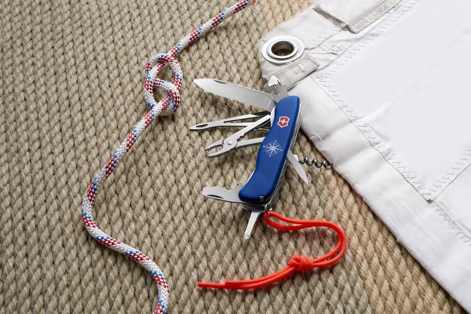 Victorinox Skipper Large Swiss Army Pocket Knife for Sailing 18 Functions, Blue