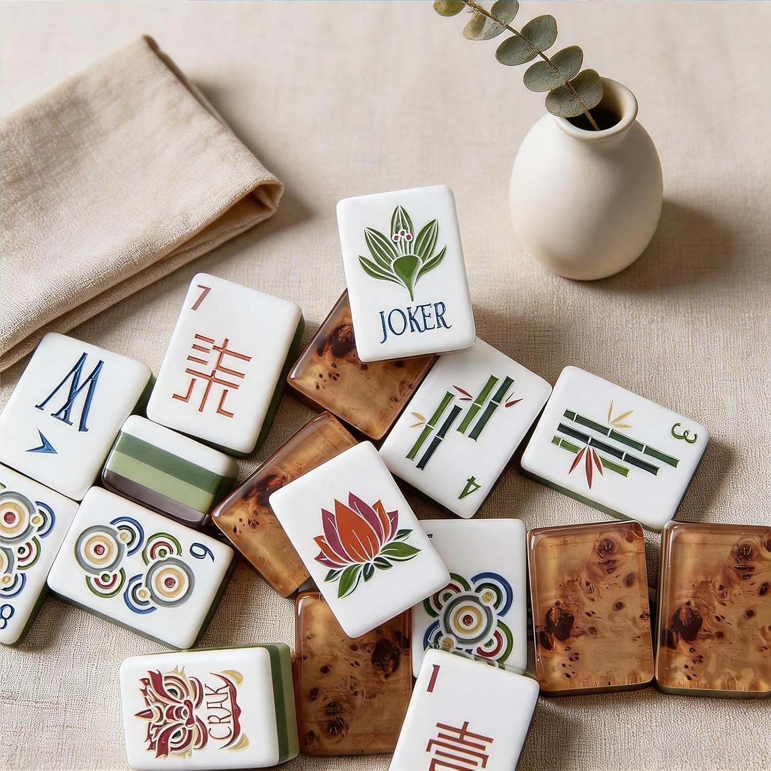 Amerikanisches Mahjong-Fliesen-Set, 3,2 x 2,4 x 1,6 cm, 4-lagig, Holz, Bernstein, Maserung, laminiertes Acryl, Mahjong, eleganter Lotusblumen-Joker-Druck, komplettes US-Mahjong-Spielset für Zuhause