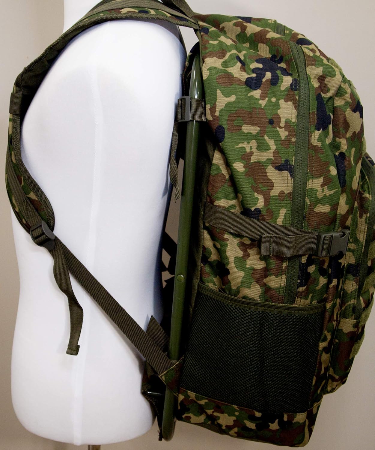 [STORMCROS] ストームクロス ミリタリー 椅子付き リュック チェアバッグ リュックサック 登山 大容量 自衛隊 装備 陸自迷彩 迷彩 バッグ 49L (1704)