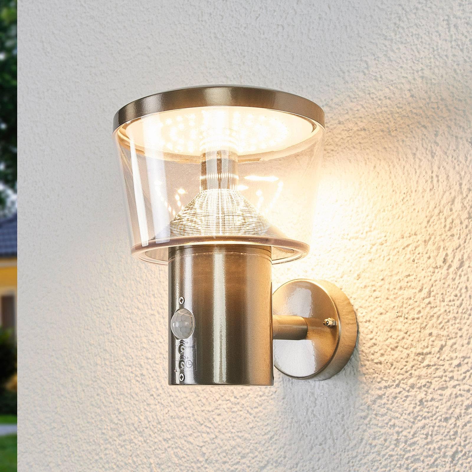 Lindby Edelstahl LED Wandlampe aussen mit Bewegungsmelder, Außenleuchte spritzwassergeschützt IP44 8,1W warmweiß (3.000K)