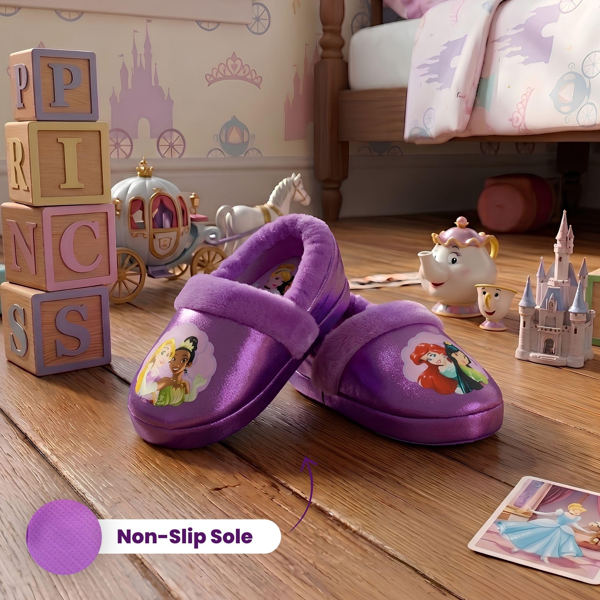 Disney Pantuflas de princesa para niñas, pantuflas mullidas y esponjosas con diseño de sirenita de La Bella y la Bestia (talla 5 – 10 bebés/11-12 niño pequeño)