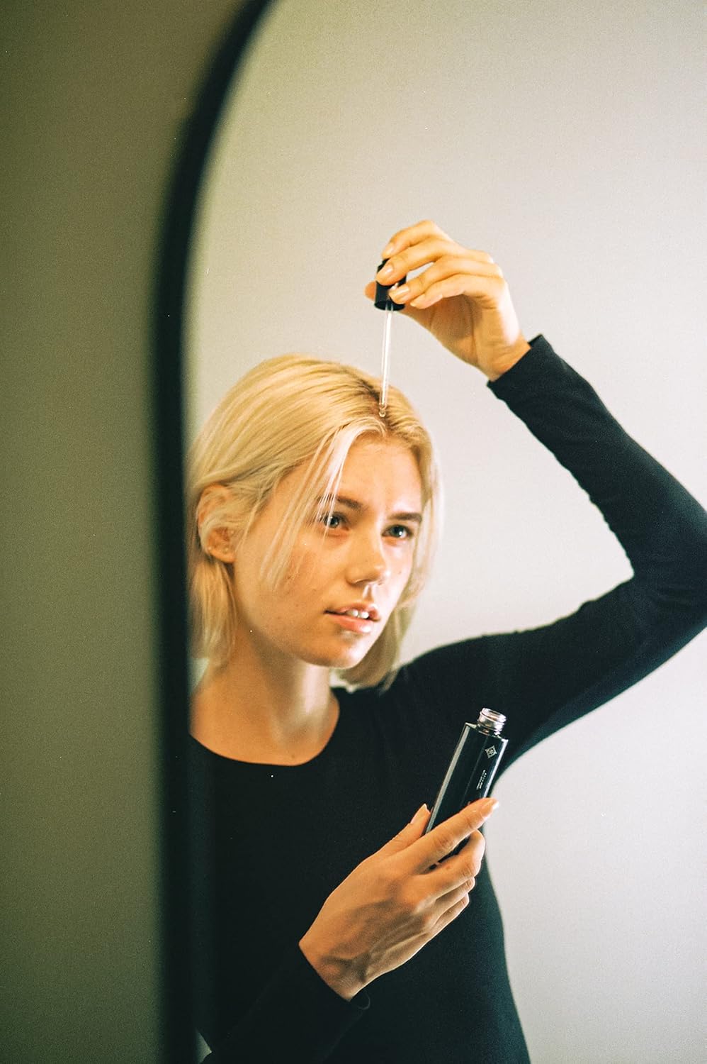 REVERIE - Natural Cake Restorative Scalp Tonic | Sulfate-Free, Silicone-Free, Color-Safe, Clean Hair Care (1.69 fl oz | 50 ml) - Image 4