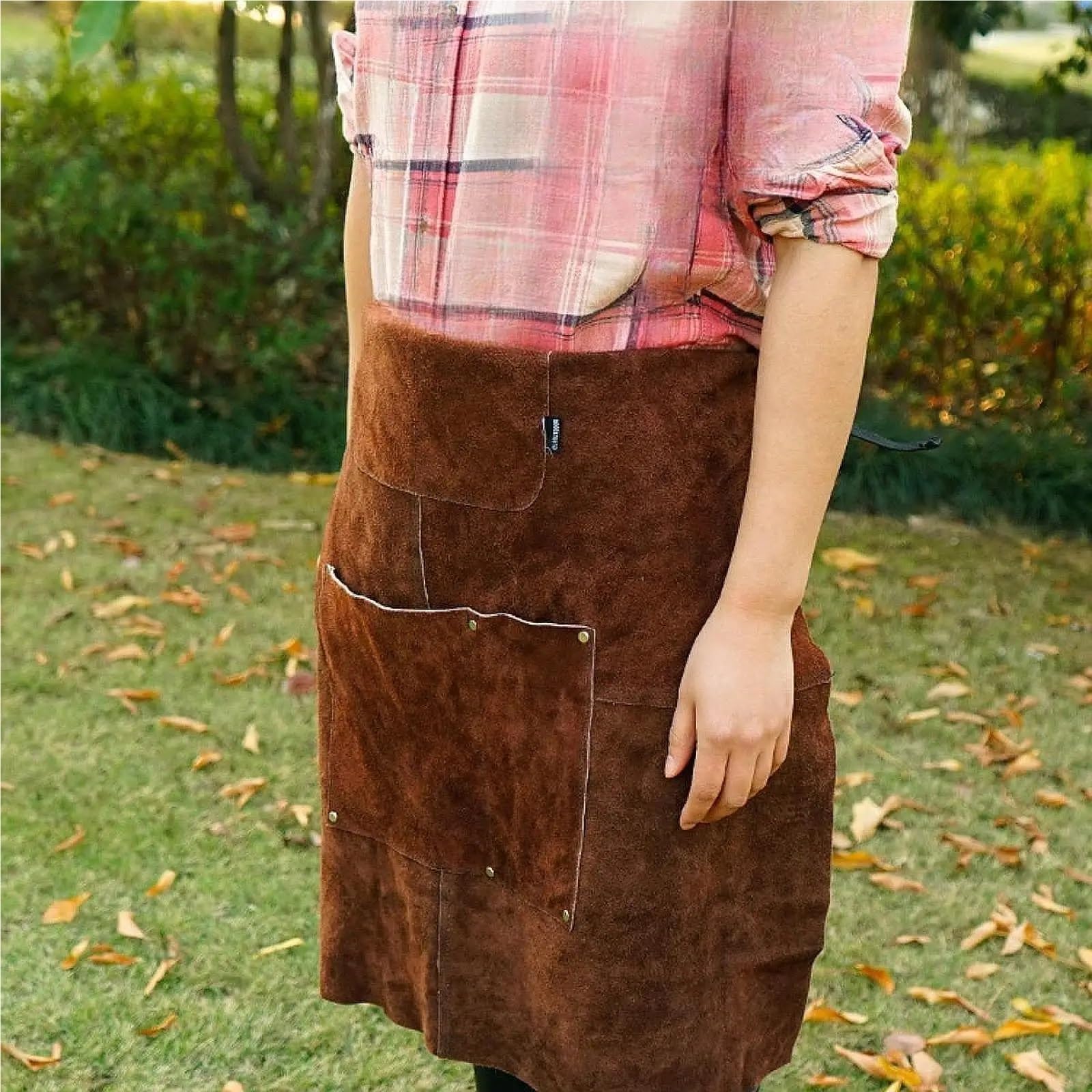 Delantal De Trabajo Delantal de Trabajo de Soldadura, Delantales de Herramientas, Delantal de Cuero sintético for el Cuidado Personal, la Cocina, los jardineros y los soldadores.