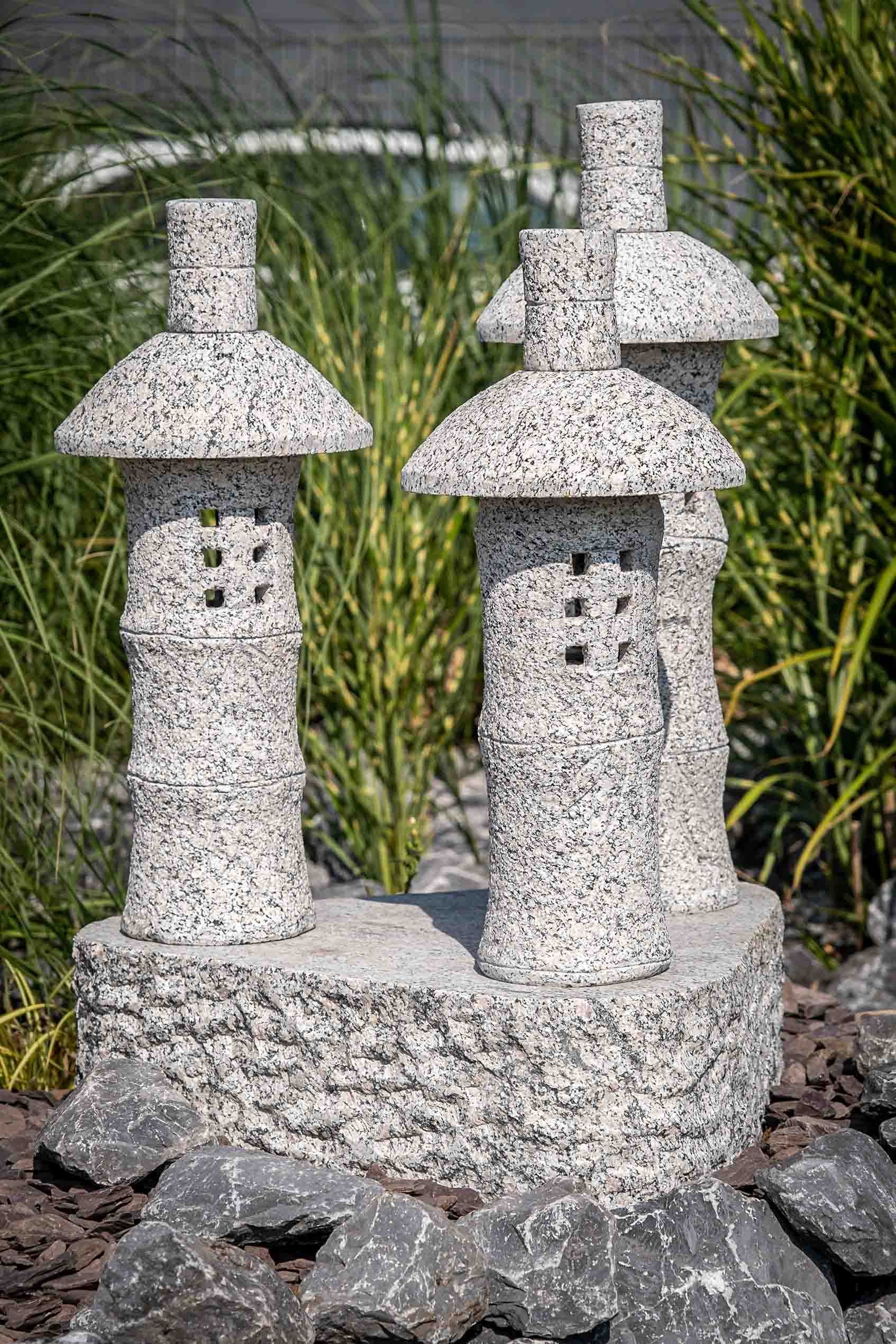 IDYL Lampion granitowy Fuji 3-krotny domek bambusowy | odporny na mróz | wysokość 85 cm | szary | ręczne wykonanie | azjatycka dekoracja do ogrodu – stawu – jako oświetlenie drogi | nadaje się do oświetlenia