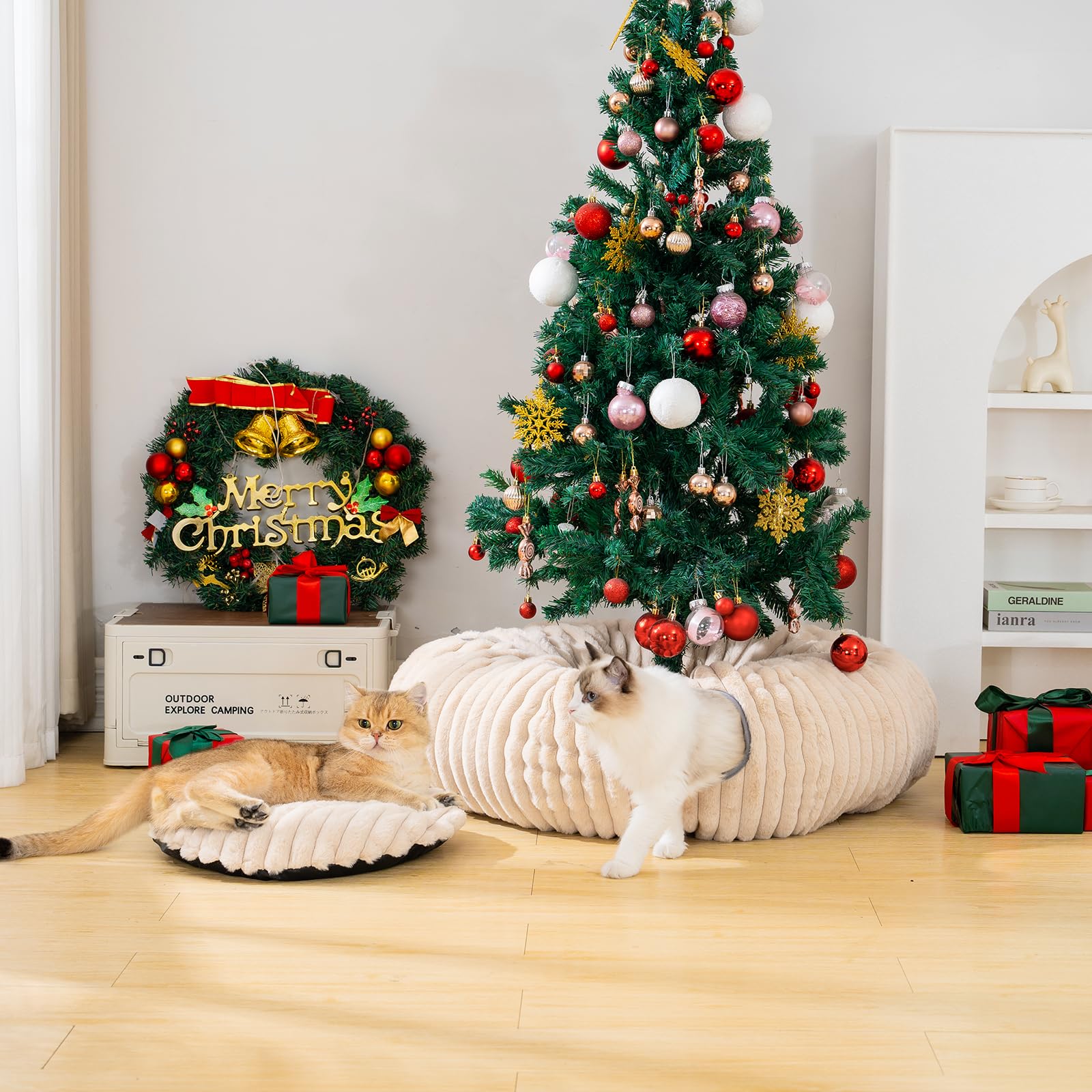 Avont Tunnel pour Chat Modulable, Tunnel Intérieur pour Jeu et Dormir, Lit Rond sous Le Sapin, Panier Chaud Moelleux pour Chat, Cabane Sapin de Noël, Donut avec Balles Suspendues et Fenêtres -Marron