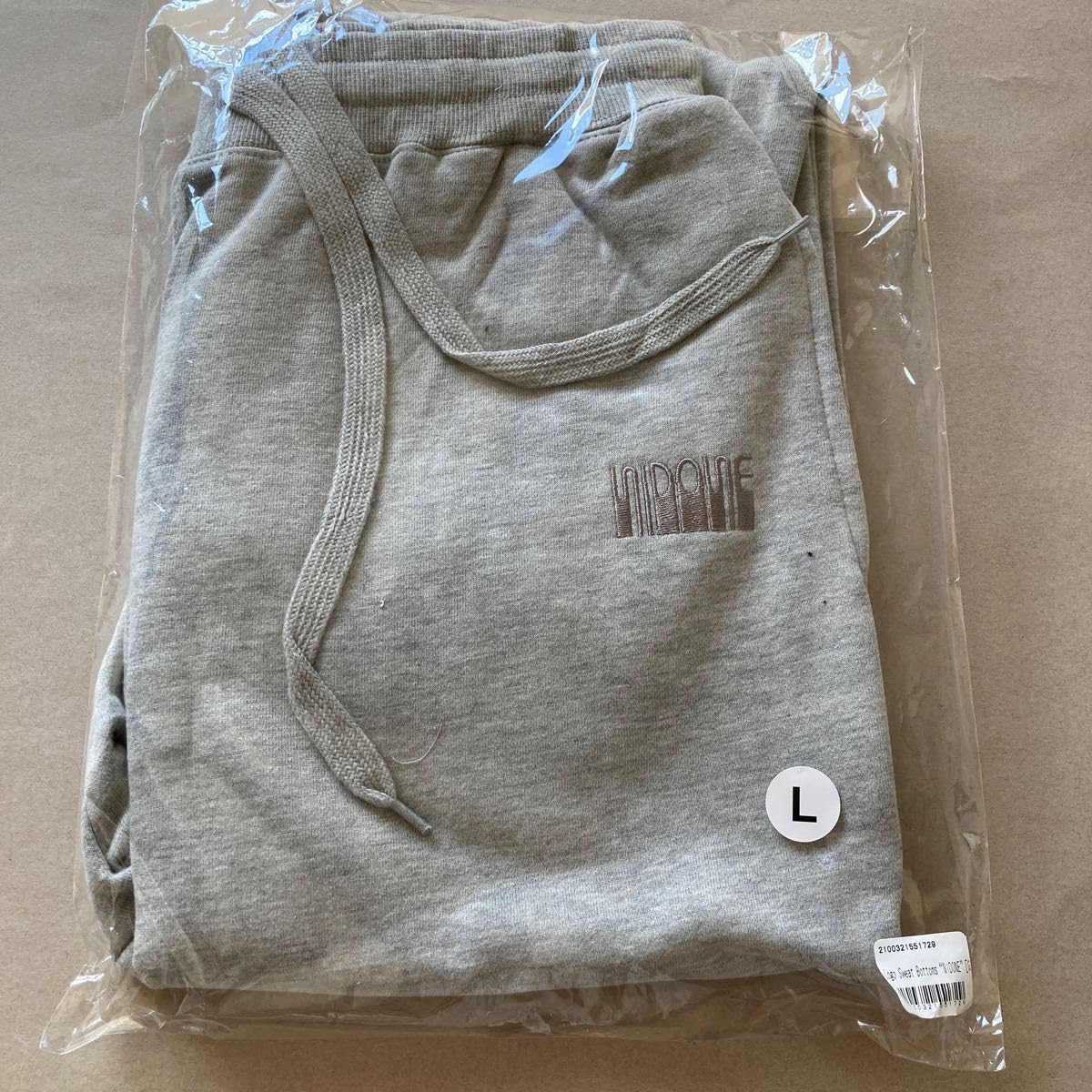 Amazon.co.jp: VAUNDYさん 初期グッズ Logo Sweat NIDONE セットアップ