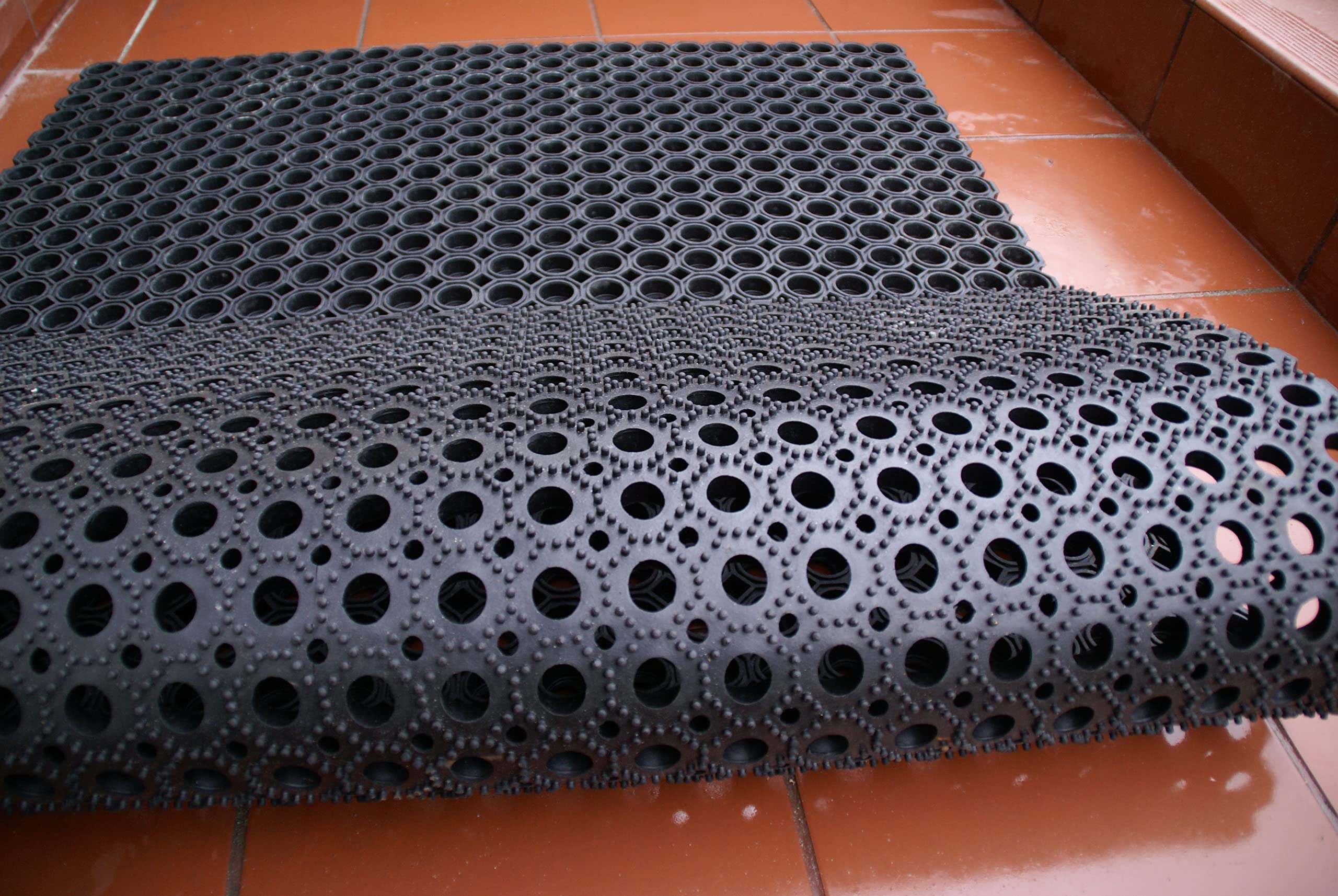 Super Strong Durchbrochene Gummi-Fußmatte | Schwarze strapazierfähige Gummimatte (100 x 75 cm)