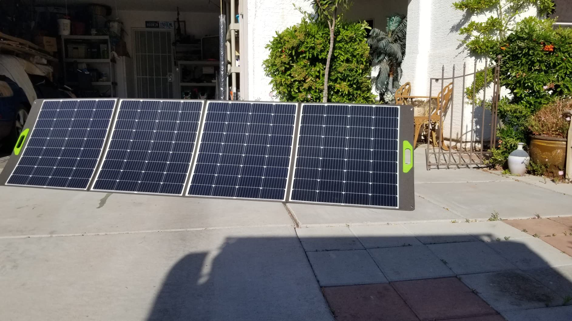 19/mo Finance EENOUR 400W Portable Solar Panels, 39V MC4 Output