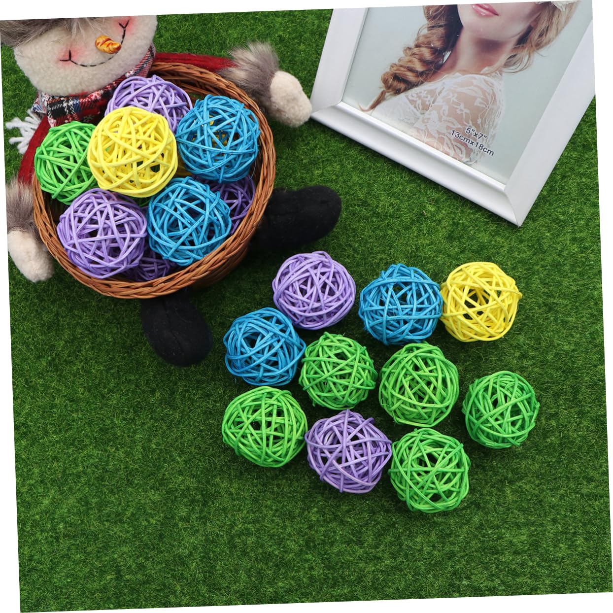 DOITOOL 60pièces Jouets à Mâcher Rotin pour Oiseaux Boules De Rattan Colorées pour Perroquets Et Petits Oiseaux Amusants Et Sains