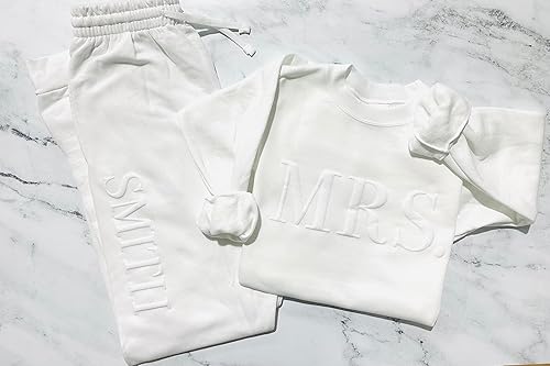 Miniatura 3 de Up2ournecksinfabric - Peronalized Gift - Embossed Bridal Gift Set - Mrs. Sweatshirt - New Mrs. Set - Mrs. Sweatshirt - Bride Sweatpants - New Mrs. -