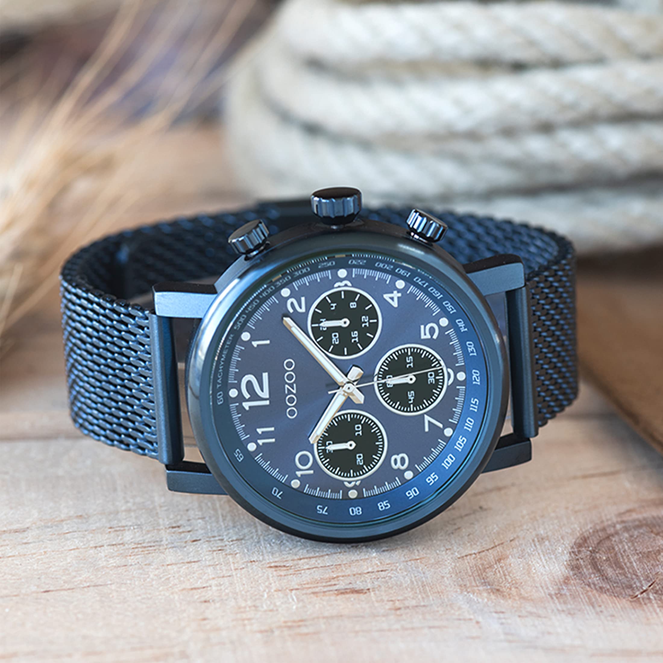 Oozoo Timepieces C10701 - Orologio da polso da uomo con cinturino in maglia milanese, di alta qualità per uomini, elegante orologio analogico da uomo, Blu, groß, Bracciale