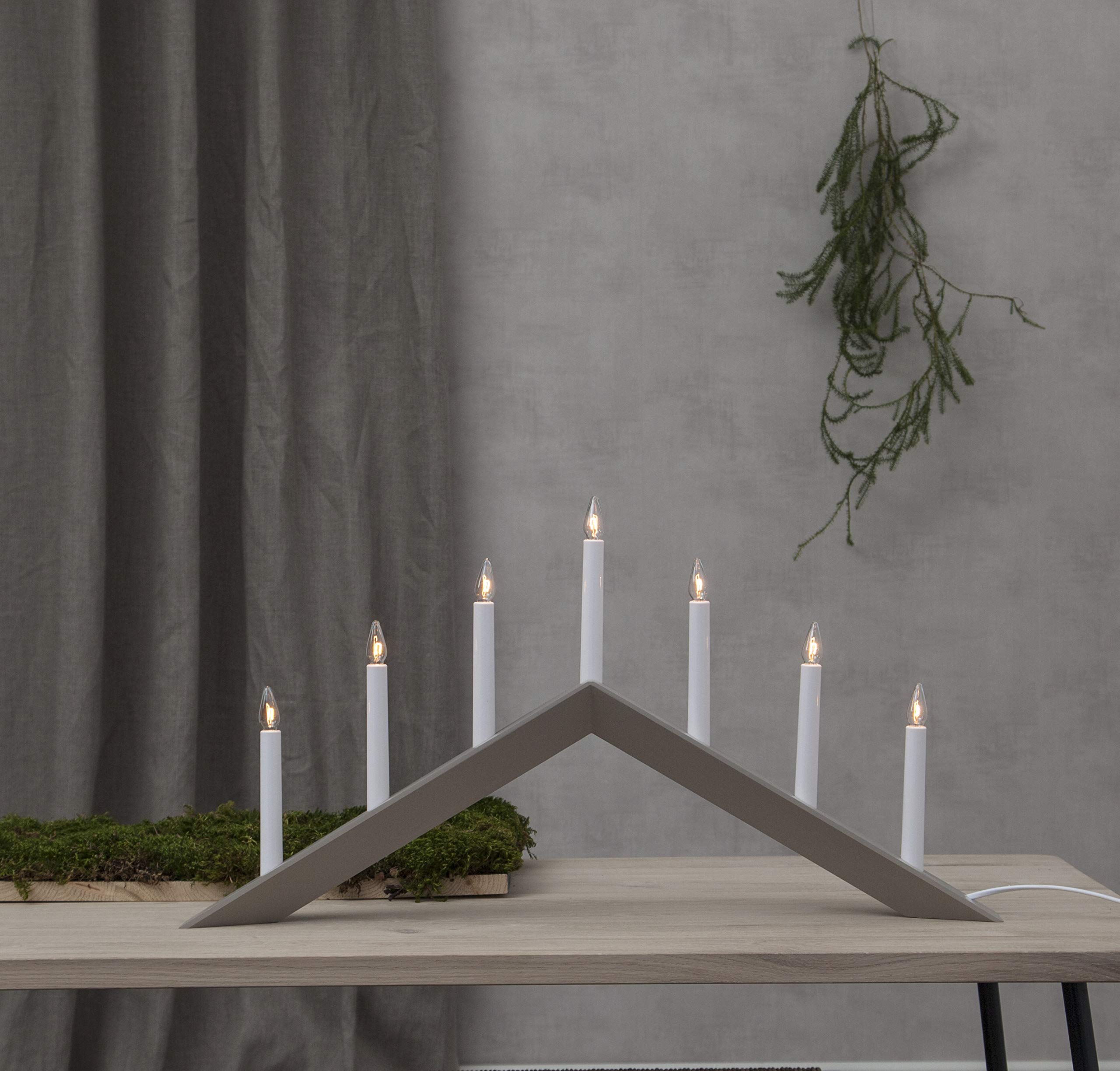 Fensterleuchter Arrow von Star Trading, Kerzenständer mit 7 Glühbirnen E10 warmweiß, Weihnachtsdeko aus Holz in Beige, Kabelschalter, Länge: 69 cm
