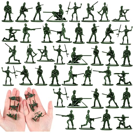 100 Pieces of Highly-Detailed Mini Soldiers