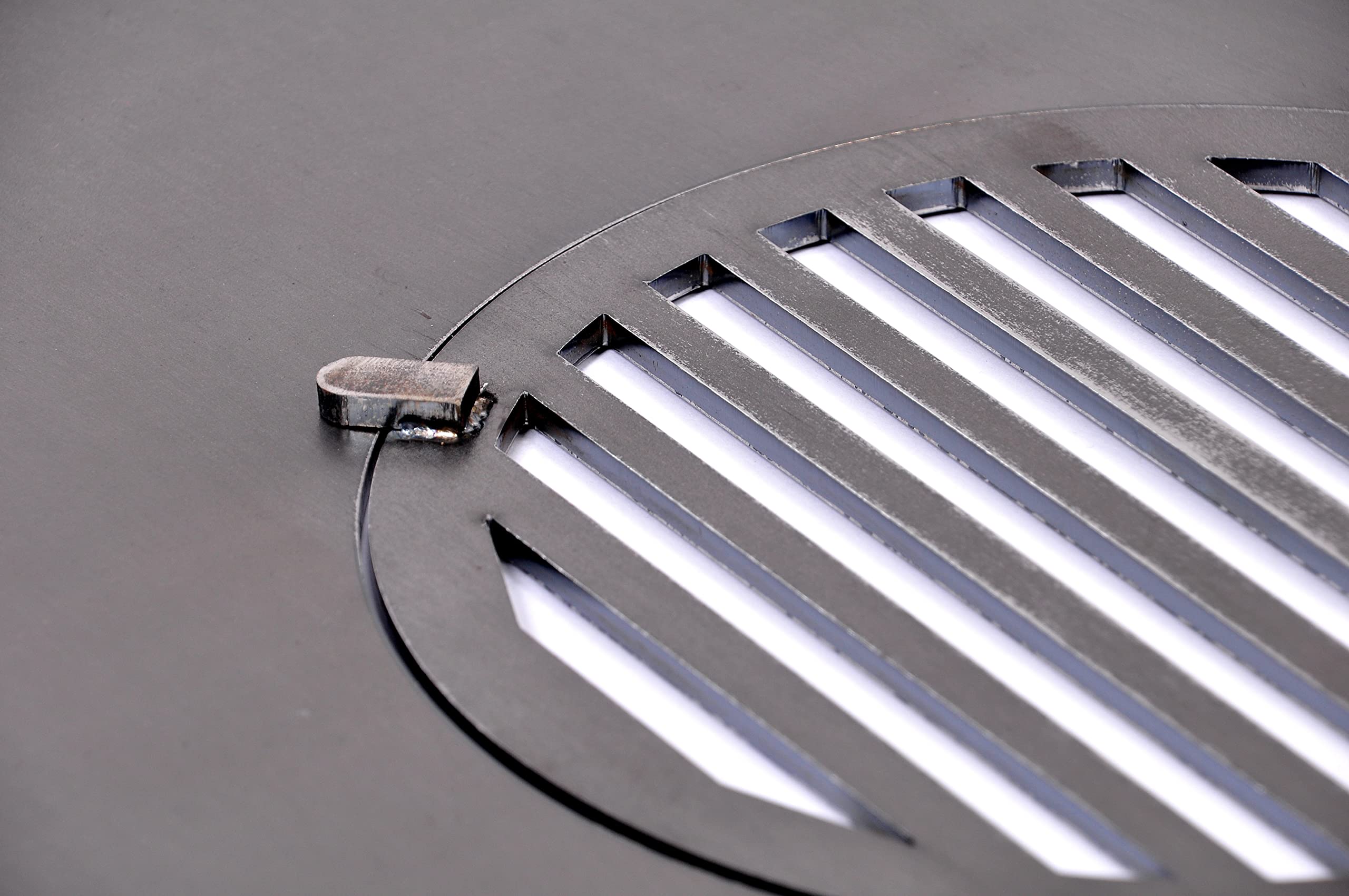 80 cm Feuerplatte mit Tragegriff 5 mm mit 20 cm Grill Einsatz Gitter für Grill Plancha Feuerschale Grillplatte Feuertonne