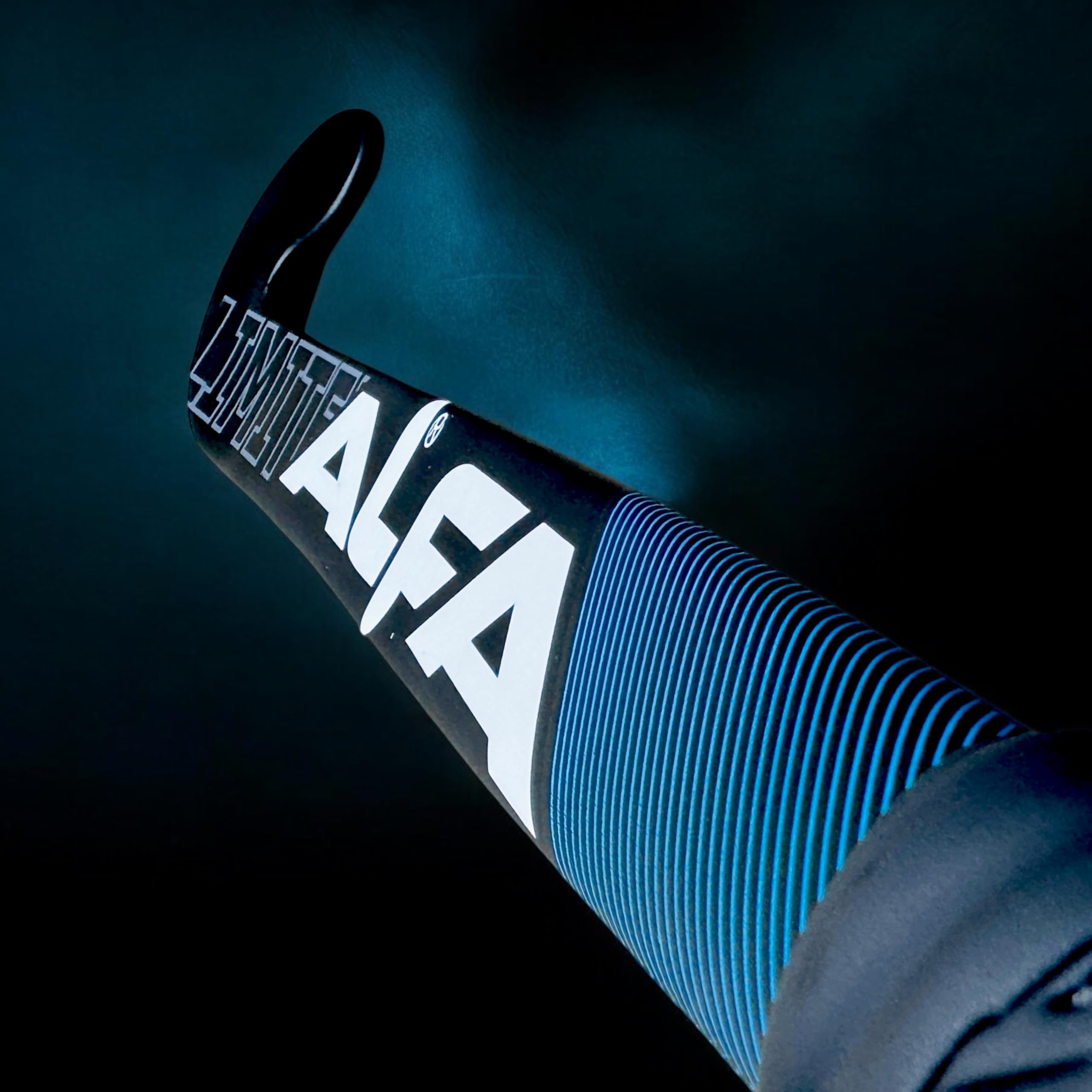 A L F A Limited Edition Composite Hockey Stick (Scoop Bend, 37 INCHES) 3